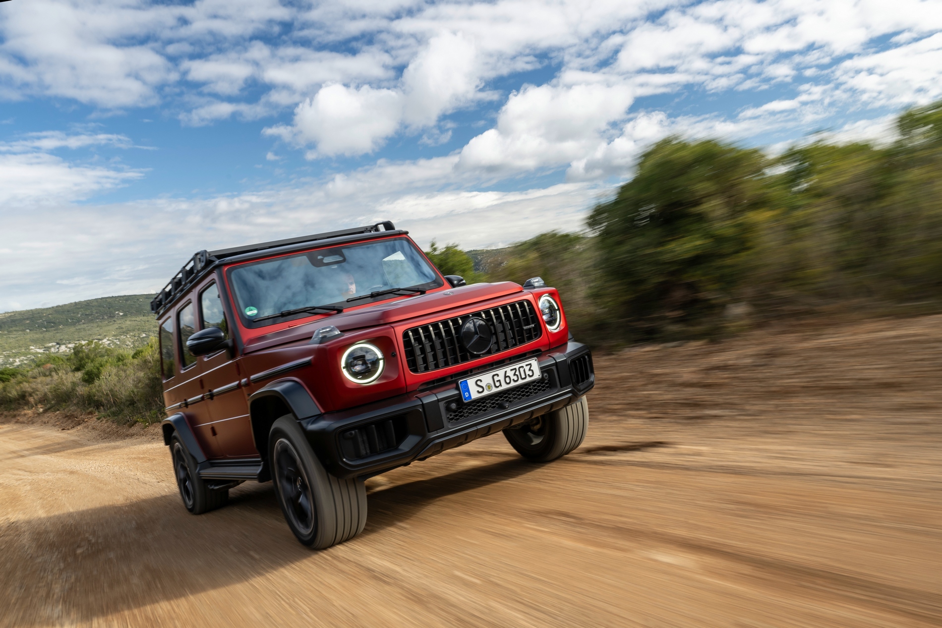 Караме обновената Mercedes G-класа