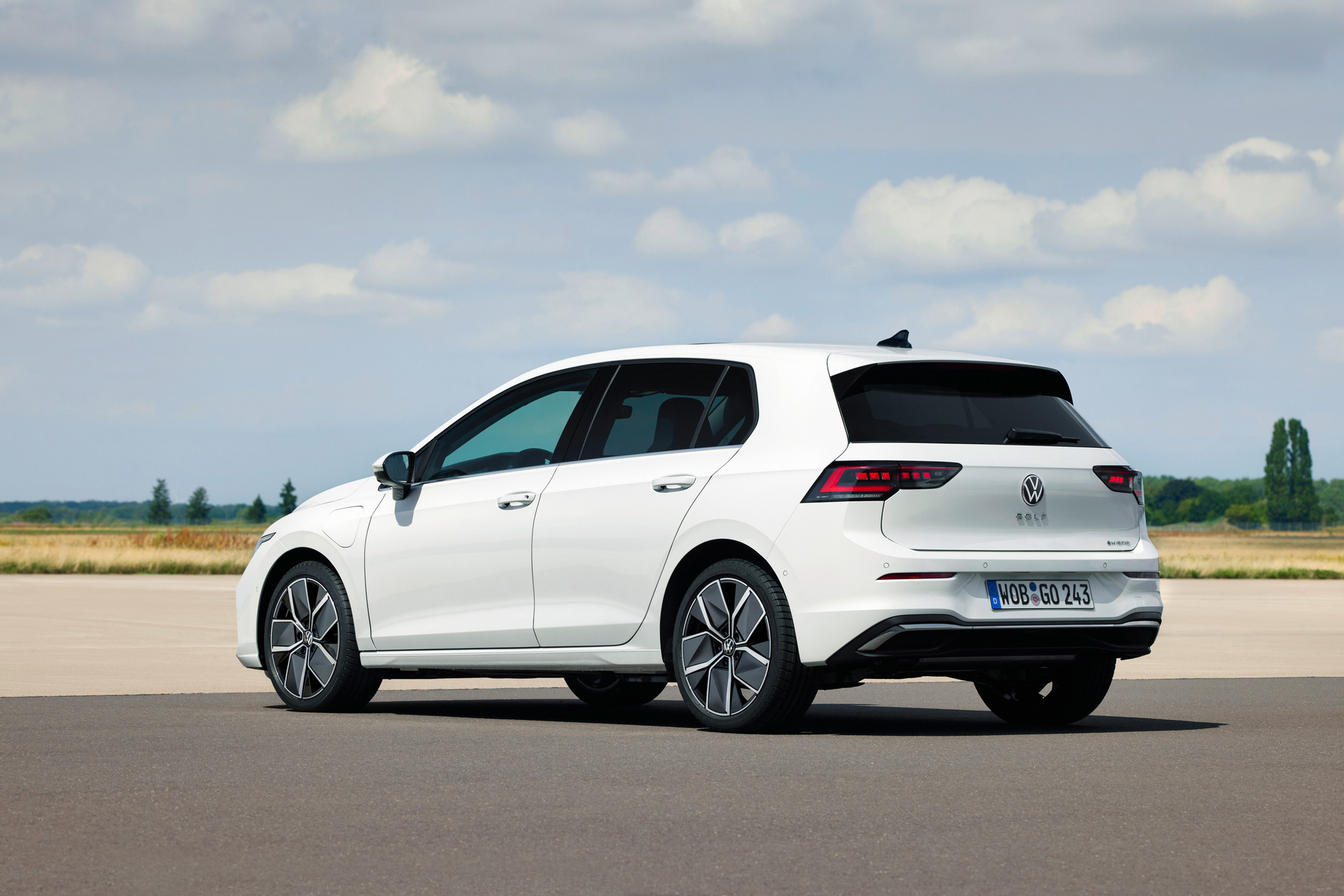 Посрещнете фейслифта на VW Golf 8