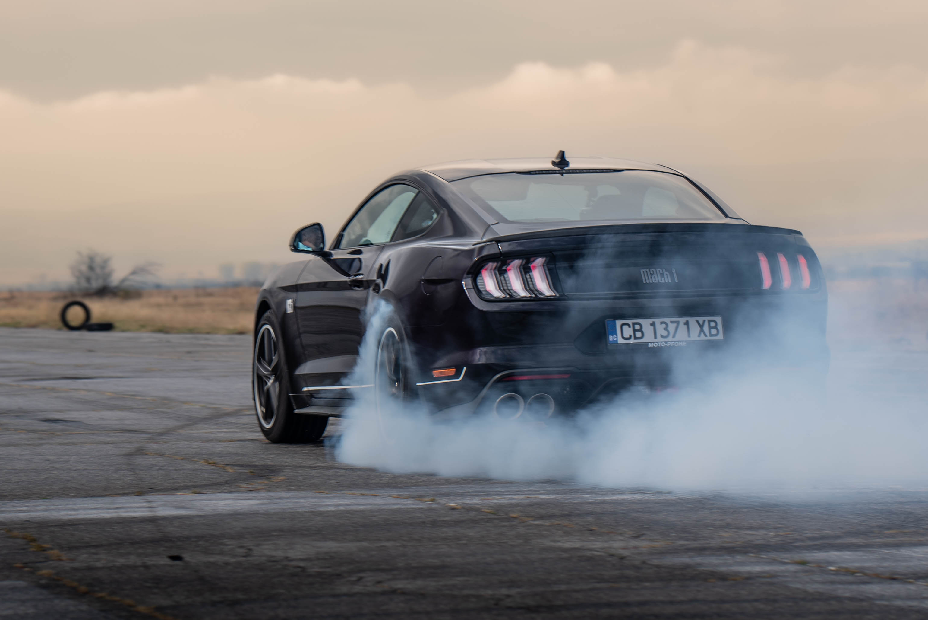 Ford Mustang Mach Е показа по-емоционално ускорение от Mustang Mach 1 с V8