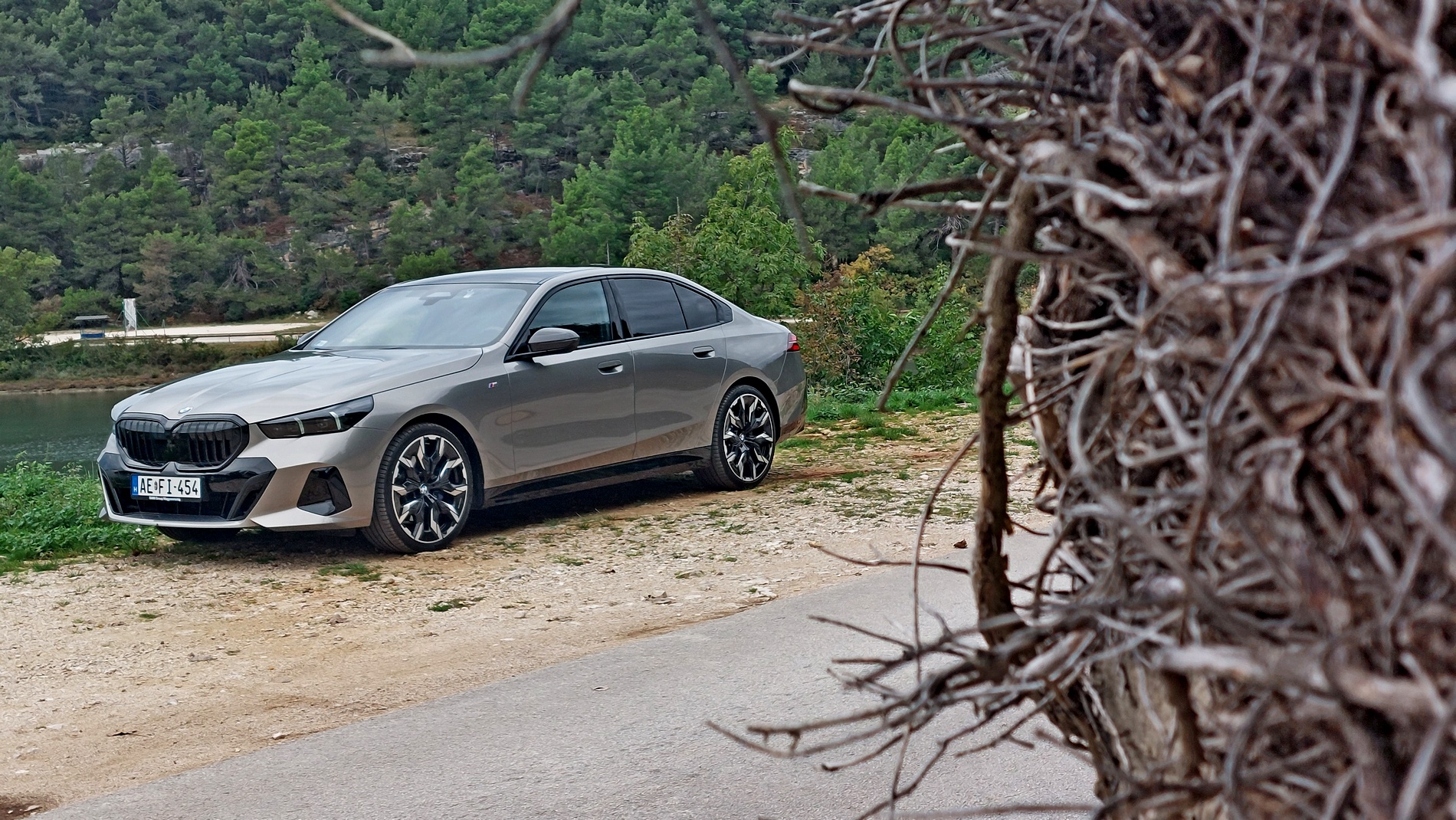 Караме новото поколение BMW Серия 5