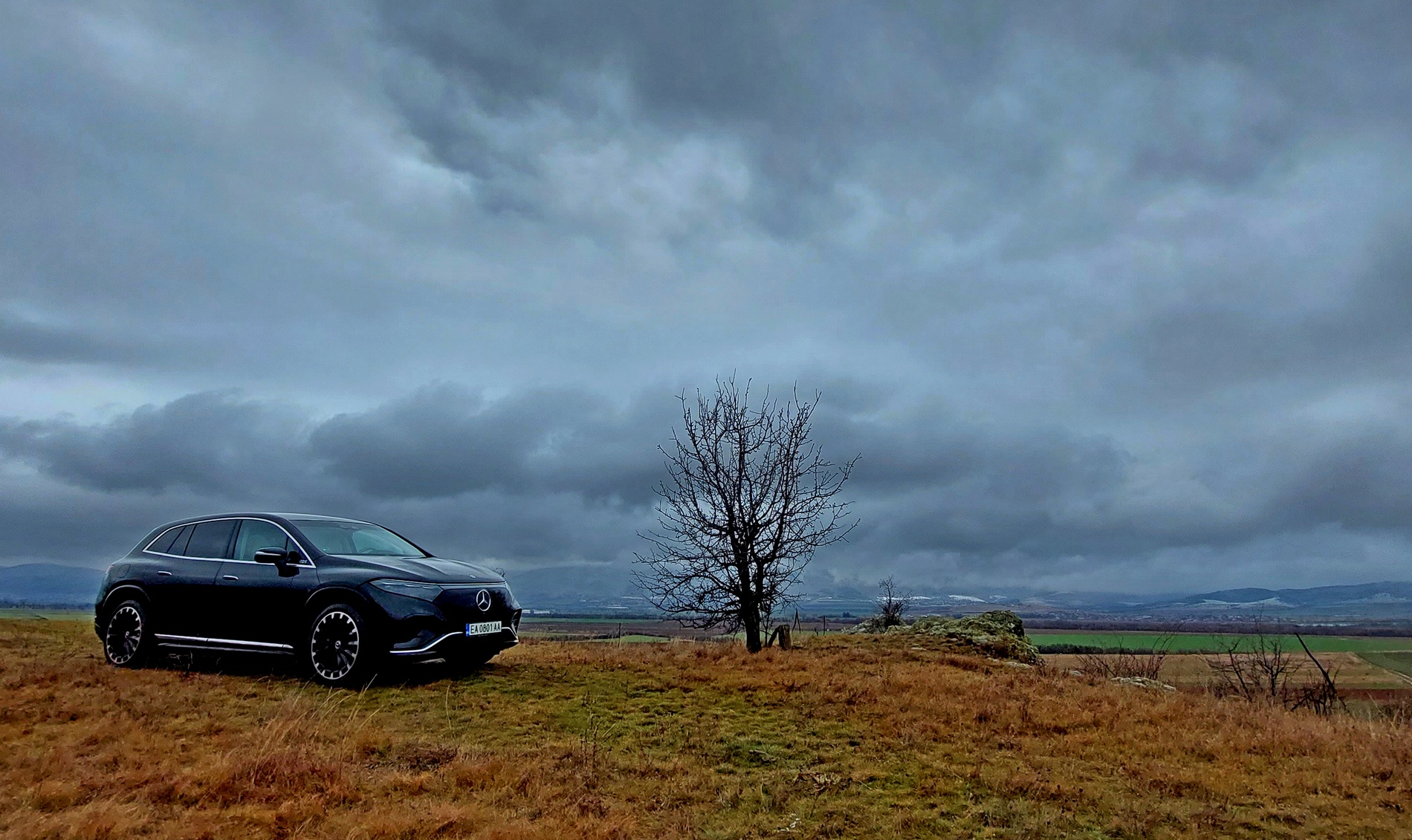 Караме електрическия Mercedes EQS SUV