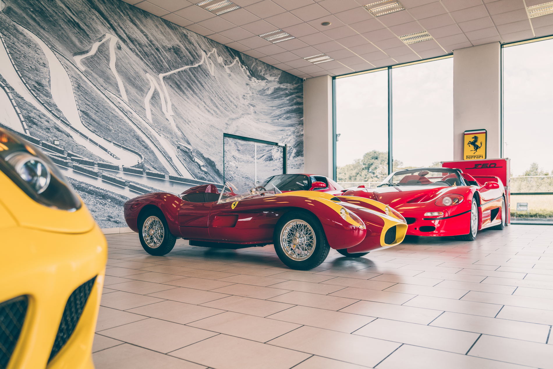 Има нова Ferrari Testa Rossa, но е електрическа и в мащаб 75%