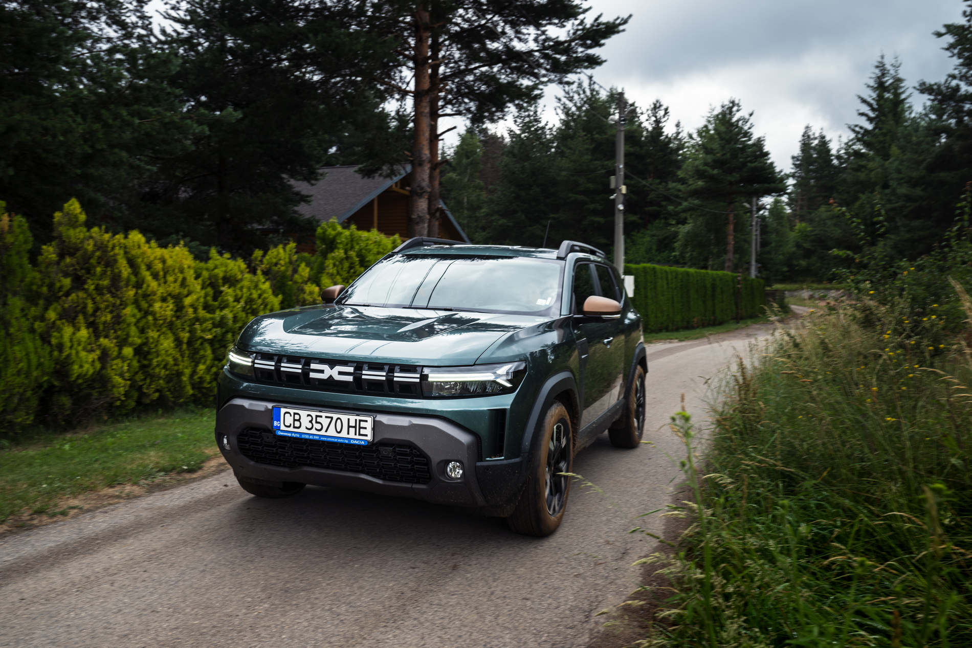 Караме новото поколение Dacia Duster