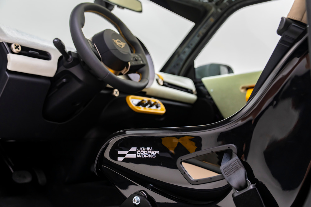 Моден бранд направи две концепции MINI JCW