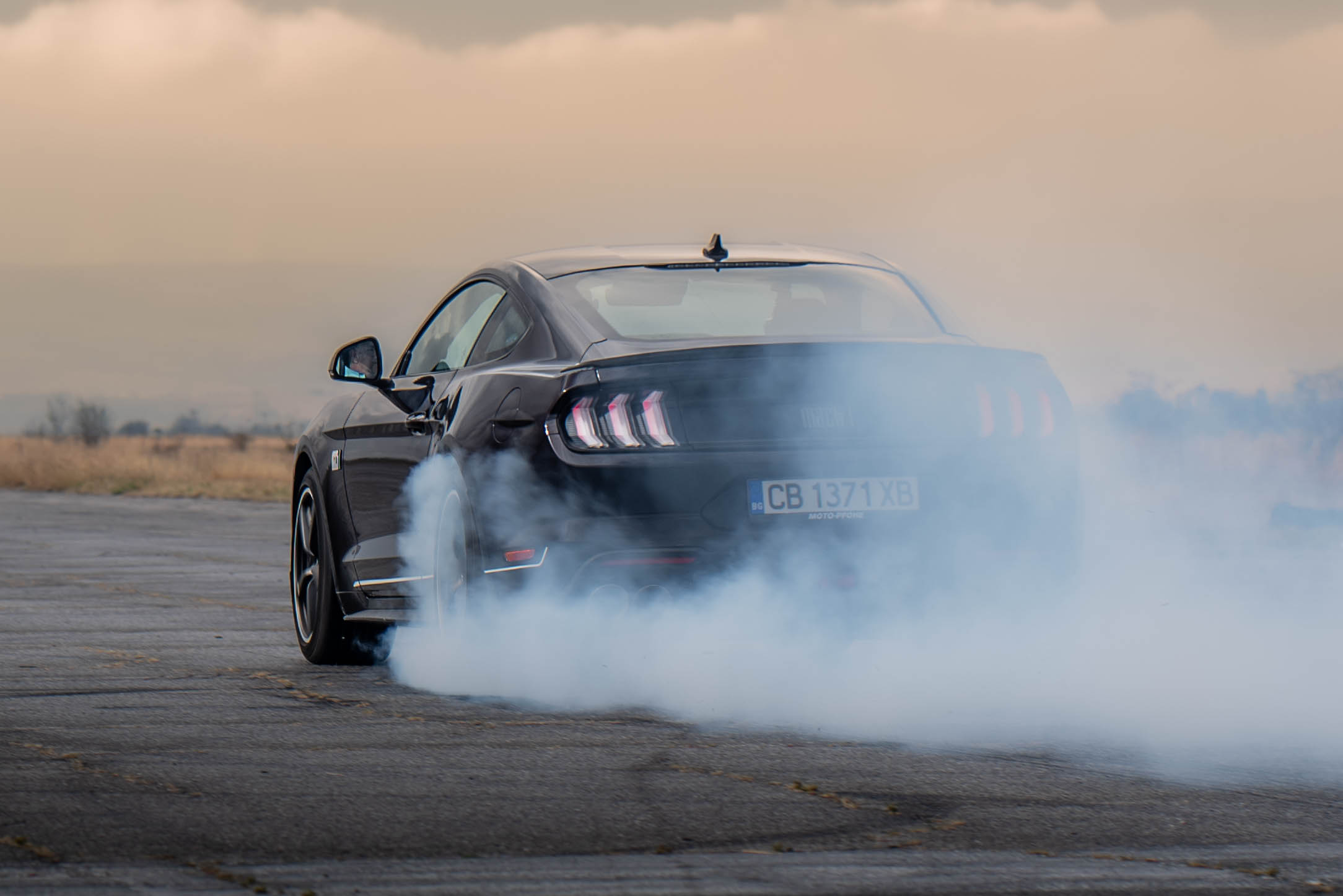 Ford Mustang Mach Е показа по-емоционално ускорение от Mustang Mach 1 с V8