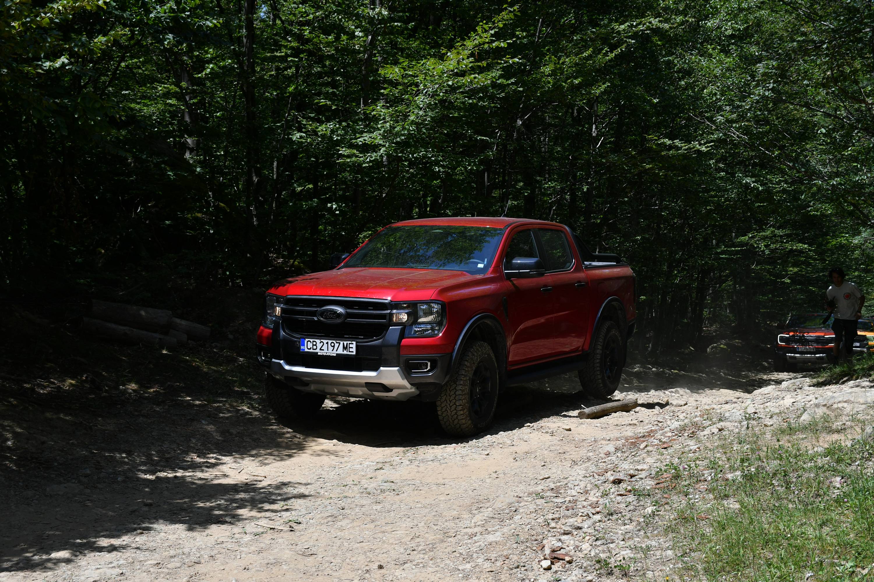 Караме офроудърите Ford Ranger и Bronco