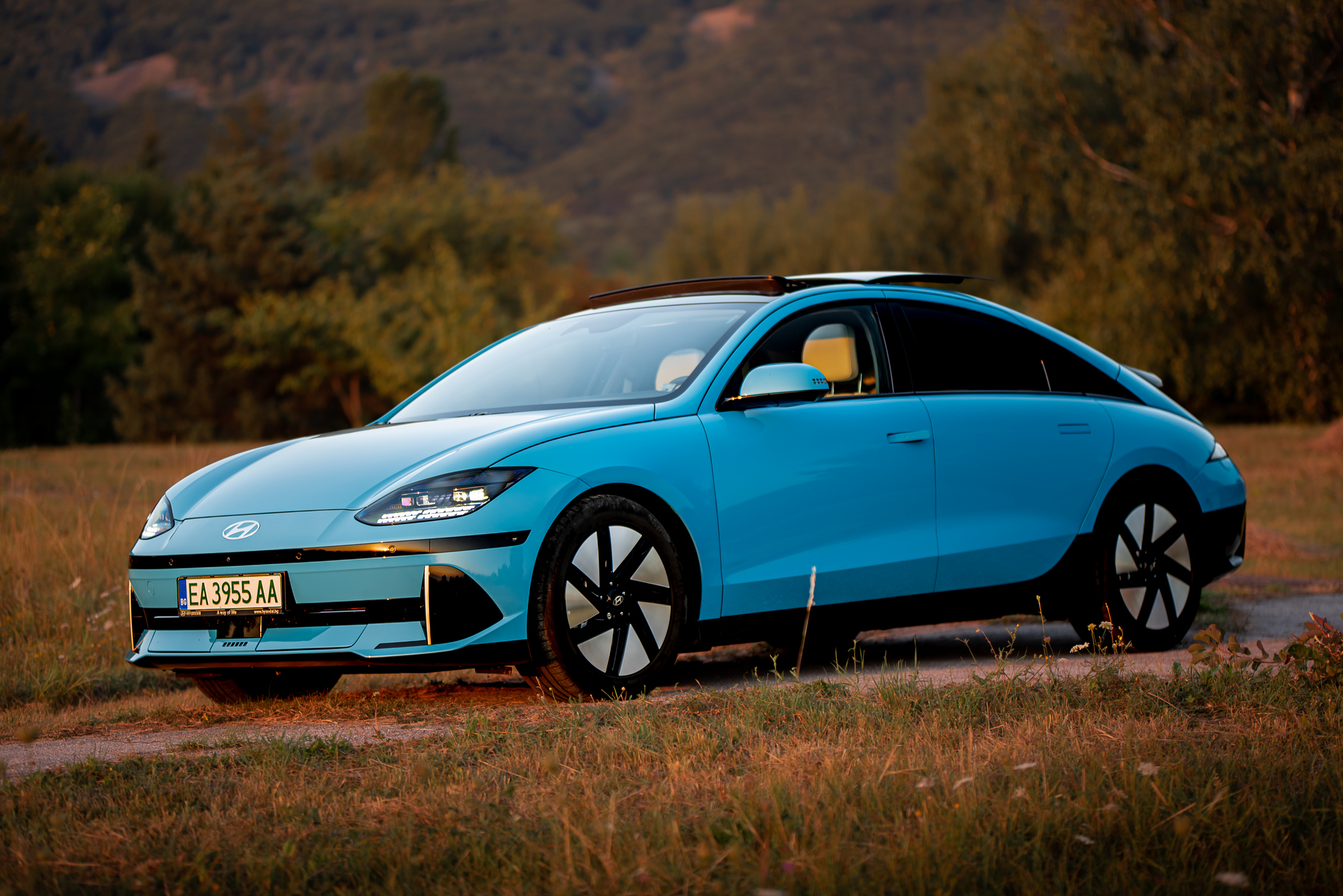 Караме 4-вратото купе Hyundai Ioniq 6
