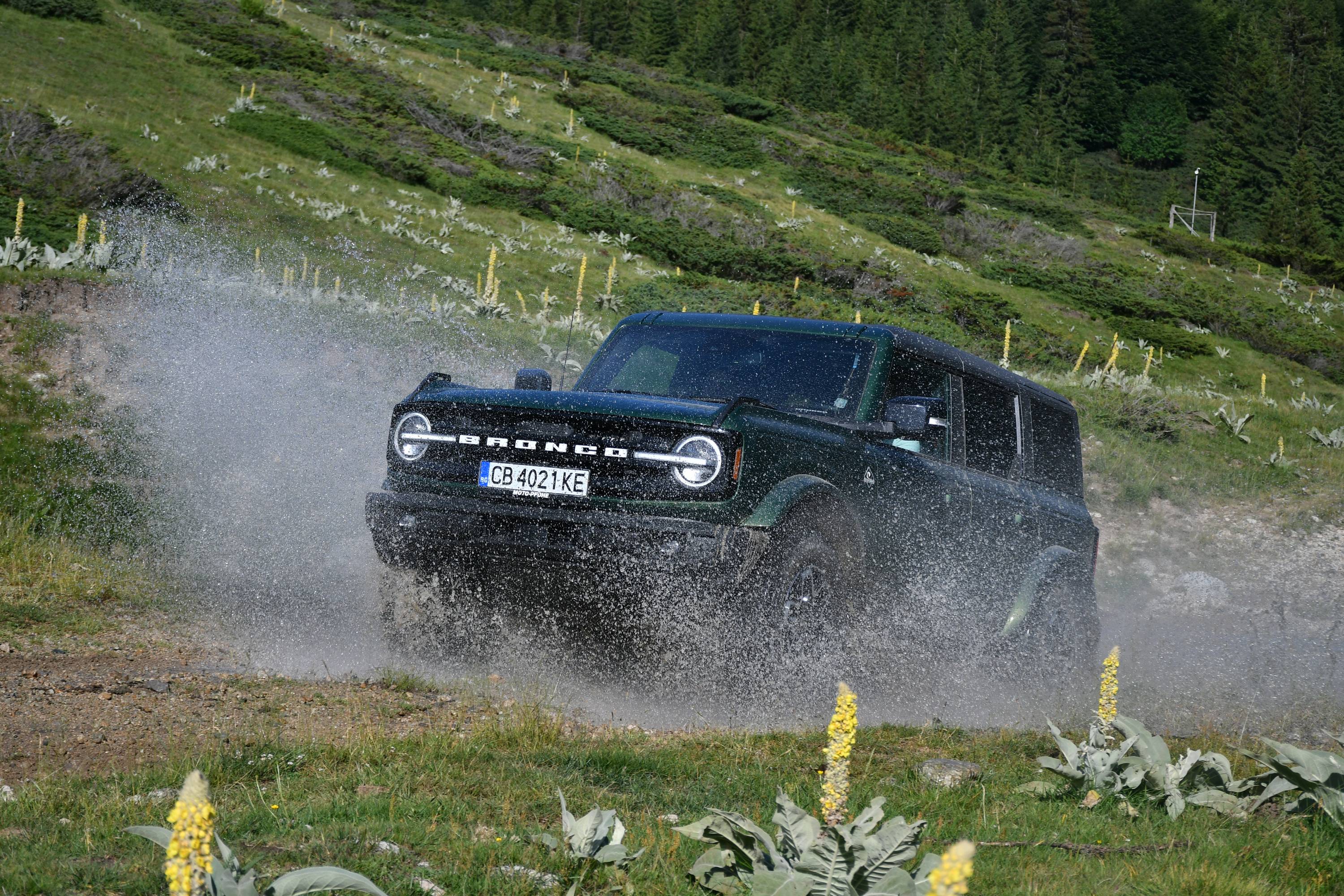 Караме офроудърите Ford Ranger и Bronco