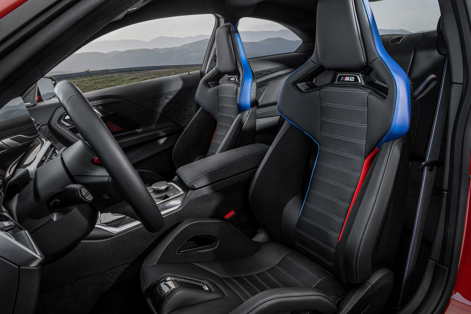 BMW M2 идва с 460 к.с. и механика