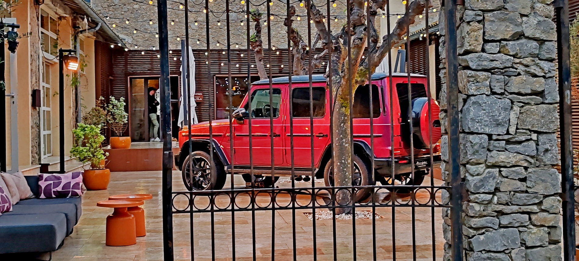 Караме обновената Mercedes G-класа