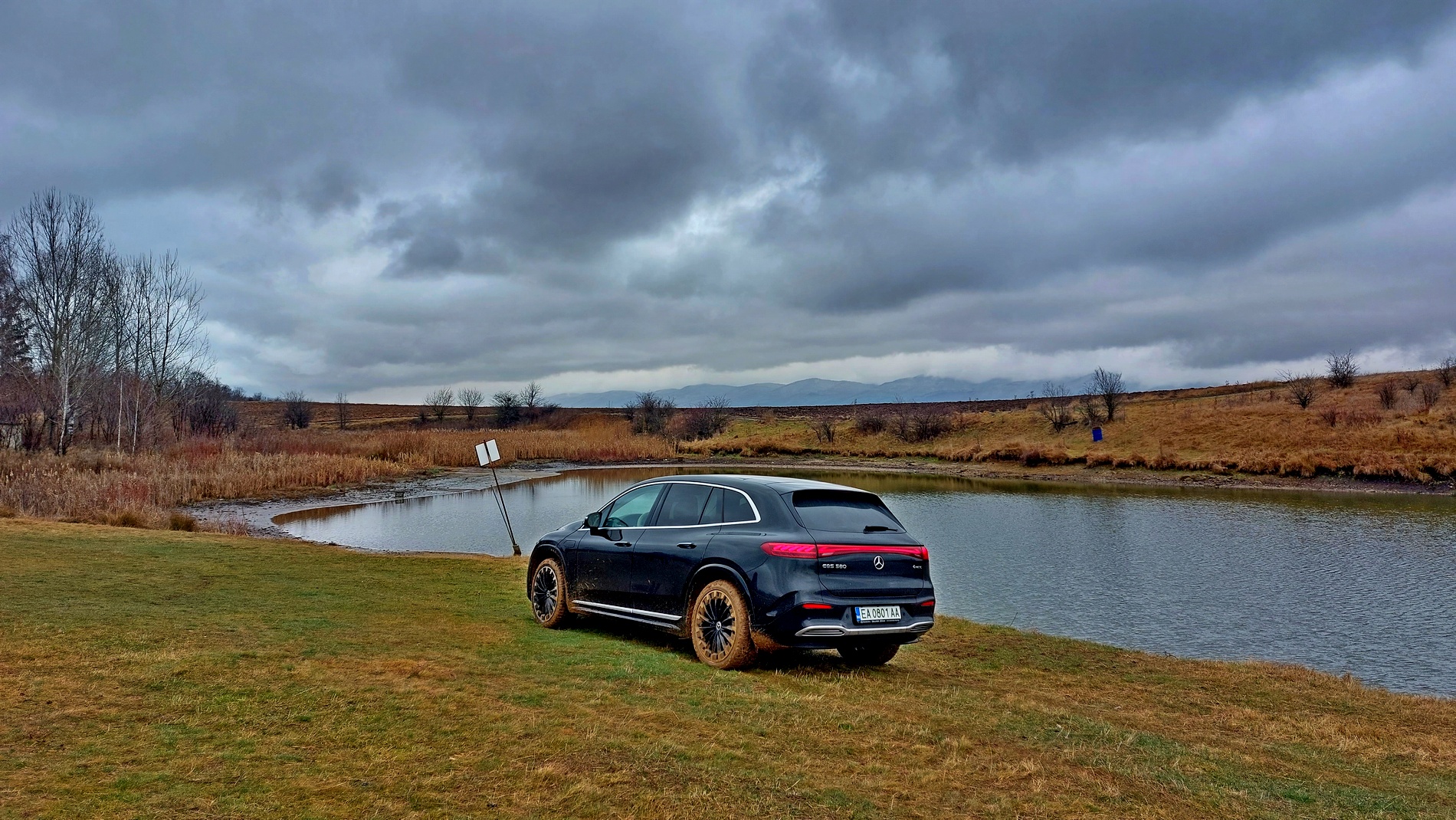 Караме електрическия Mercedes EQS SUV