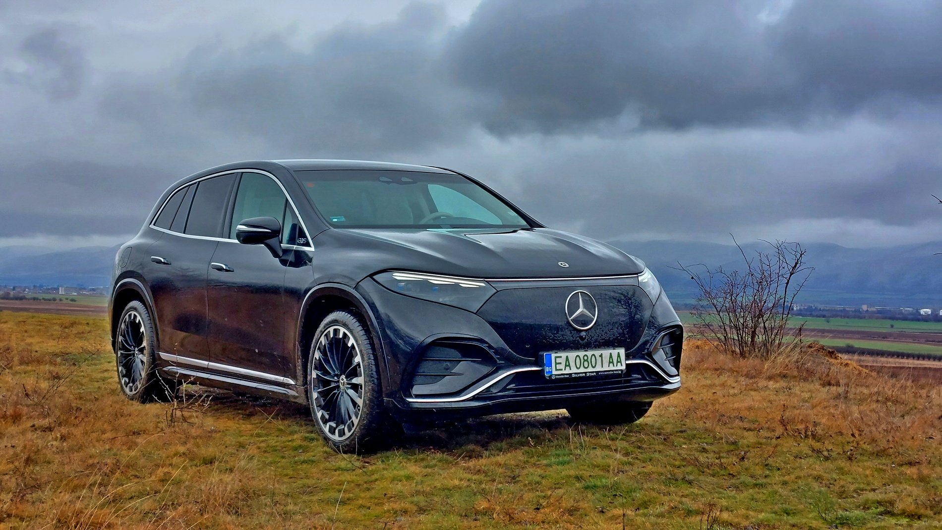 Караме електрическия Mercedes EQS SUV