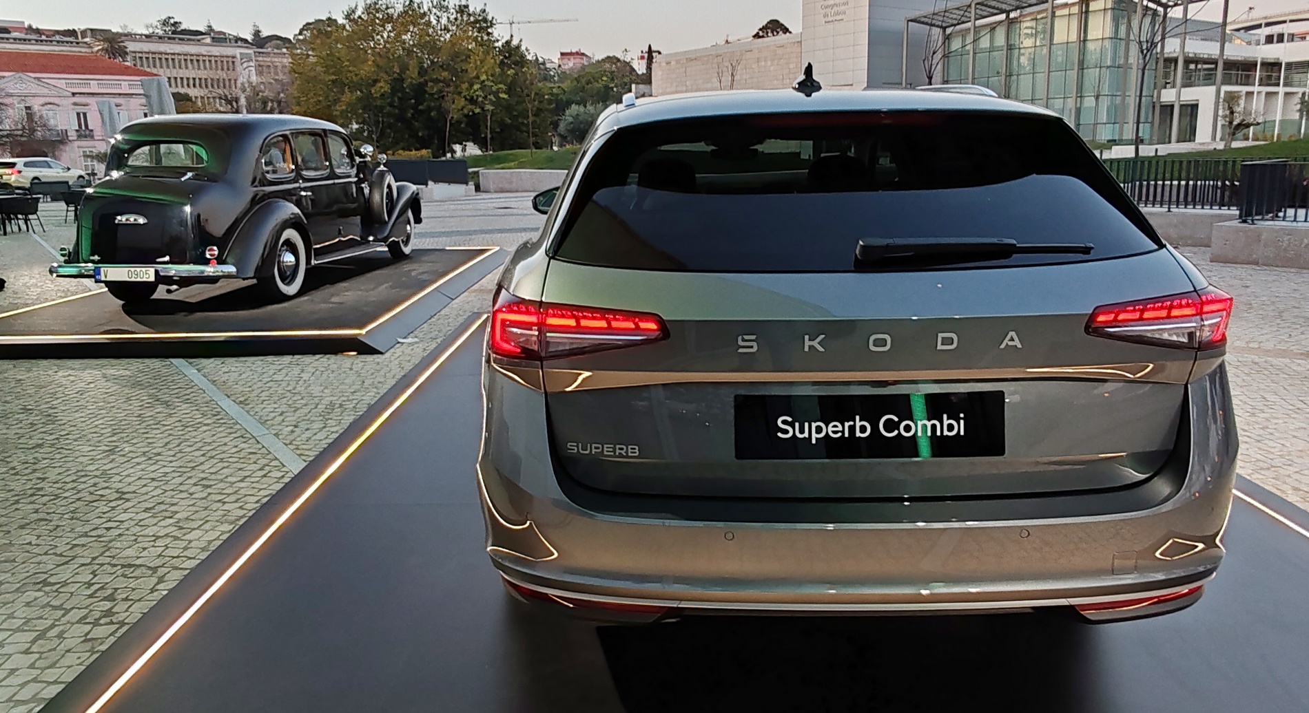 Караме новото поколение Škoda Superb Combi