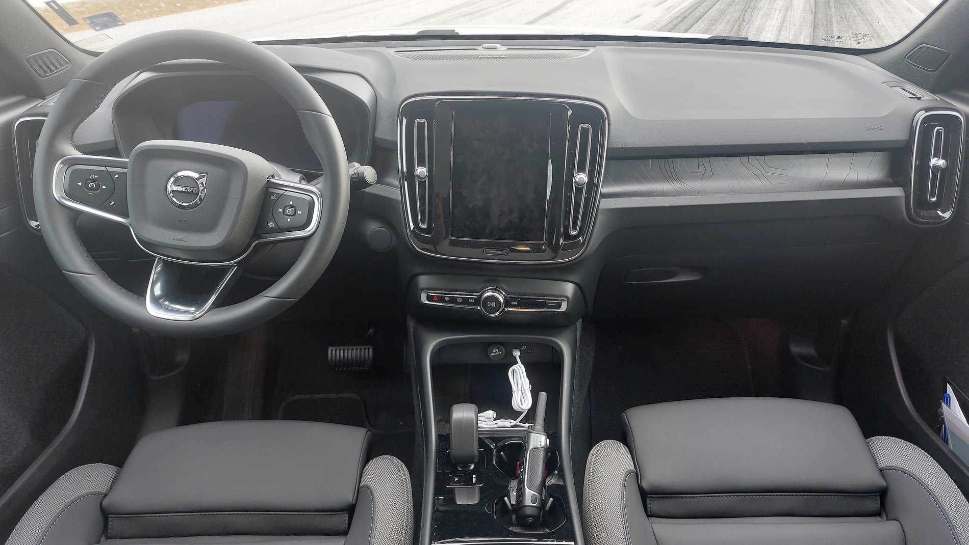 Караме фейслифта на Volvo C40 Rechage на драг