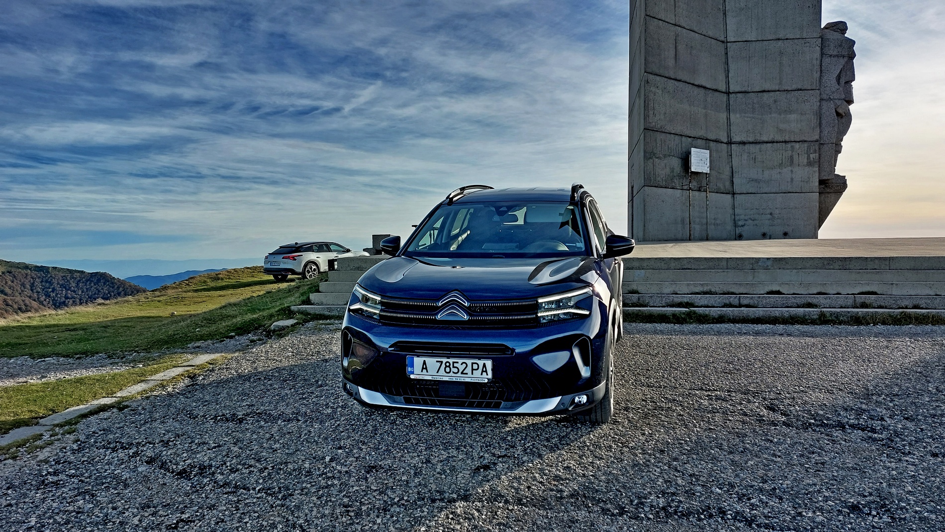 Караме Citroën C5 във вариант хибрид и SUV
