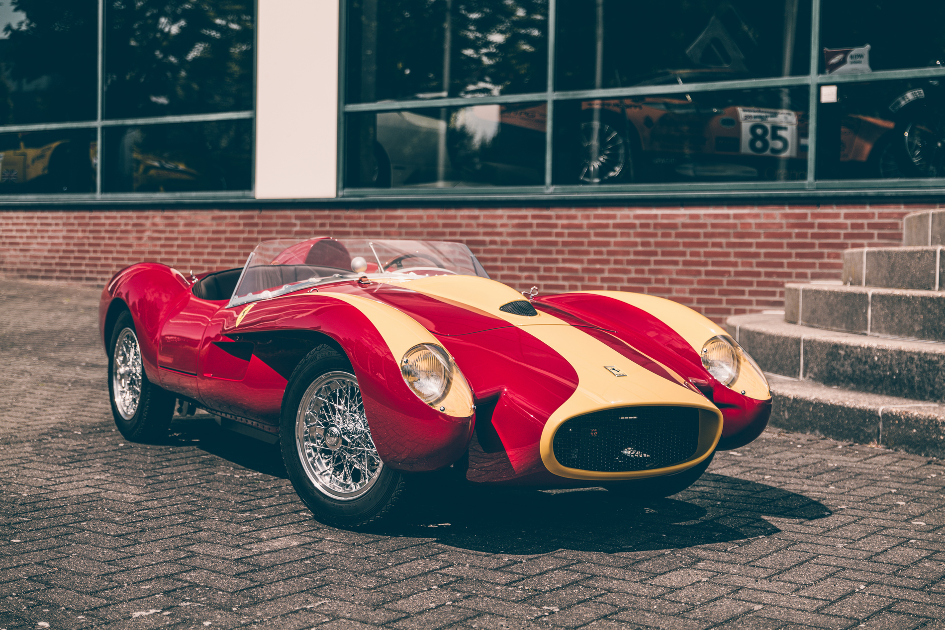 Има нова Ferrari Testa Rossa, но е електрическа и в мащаб 75%