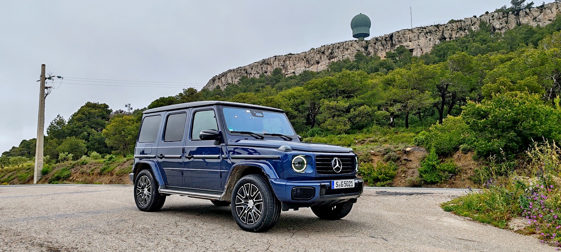 Караме обновената Mercedes G-класа