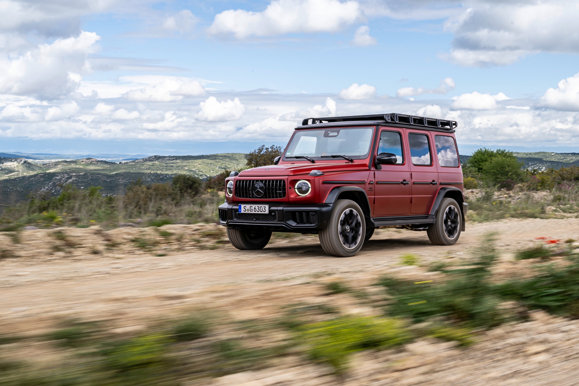 Караме обновената Mercedes G-класа