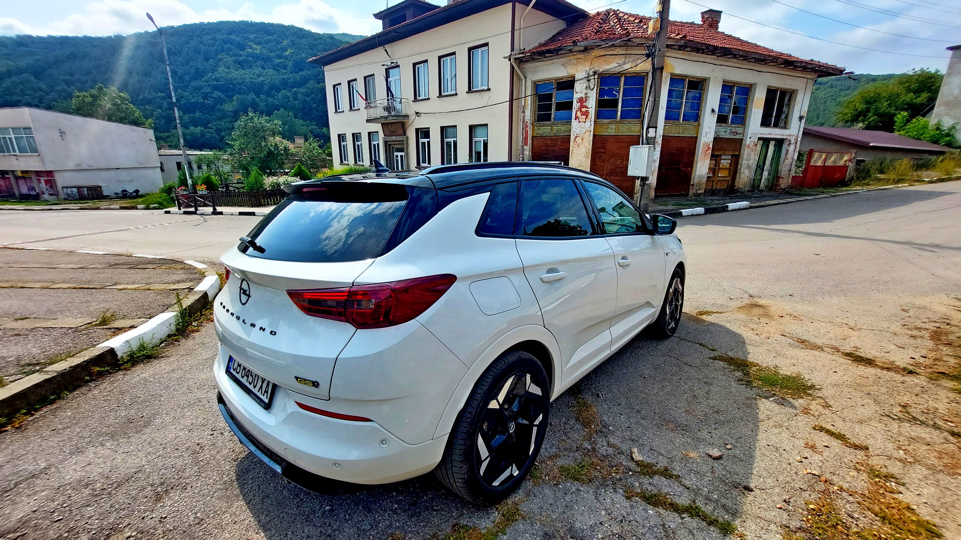 Караме Opel Grandland GSe с 300 к.с.