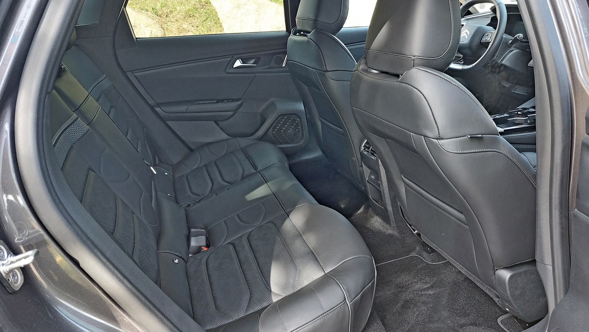 Караме Citroën C5 във вариант хибрид и SUV