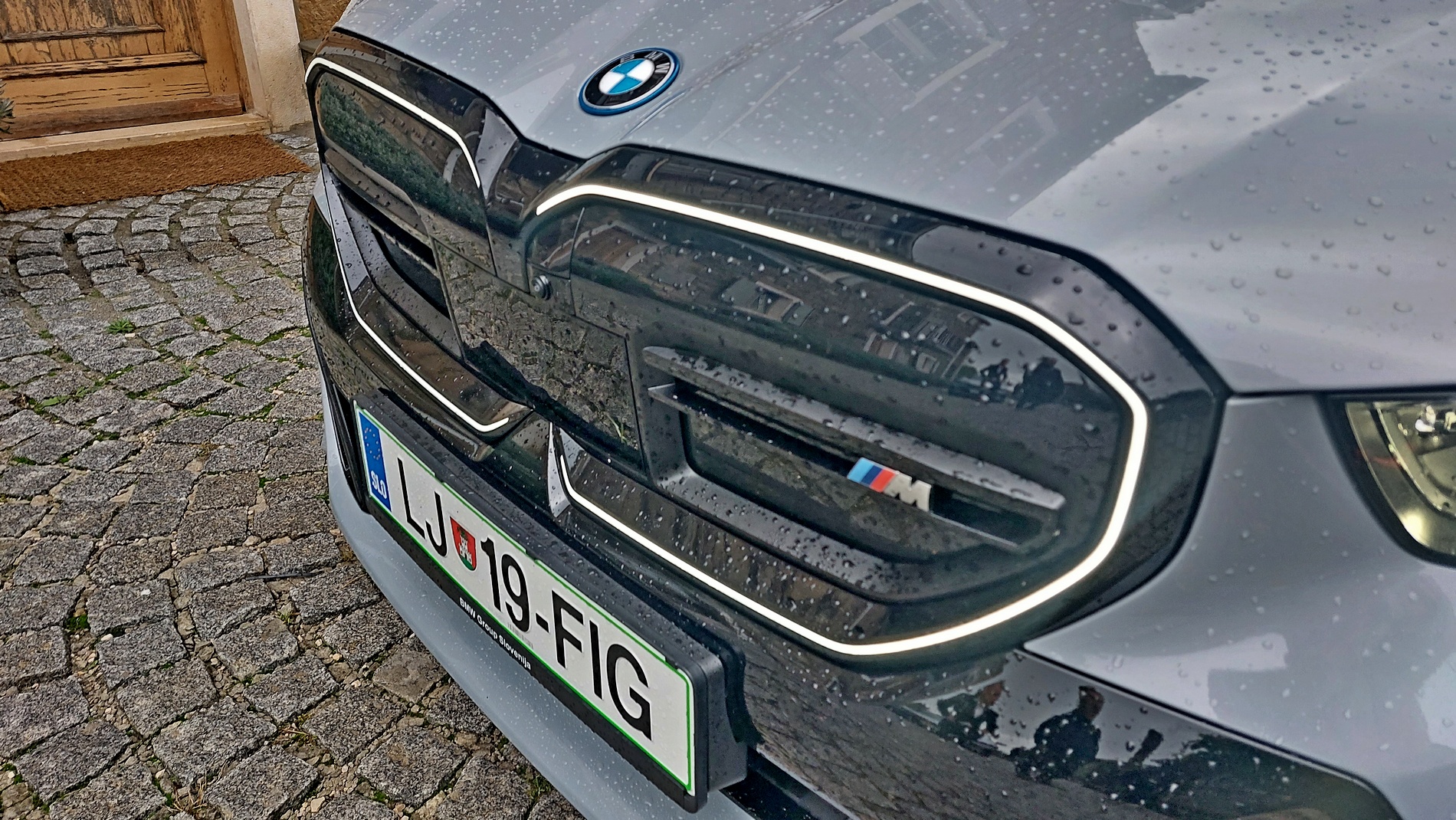 Караме новото поколение BMW Серия 5