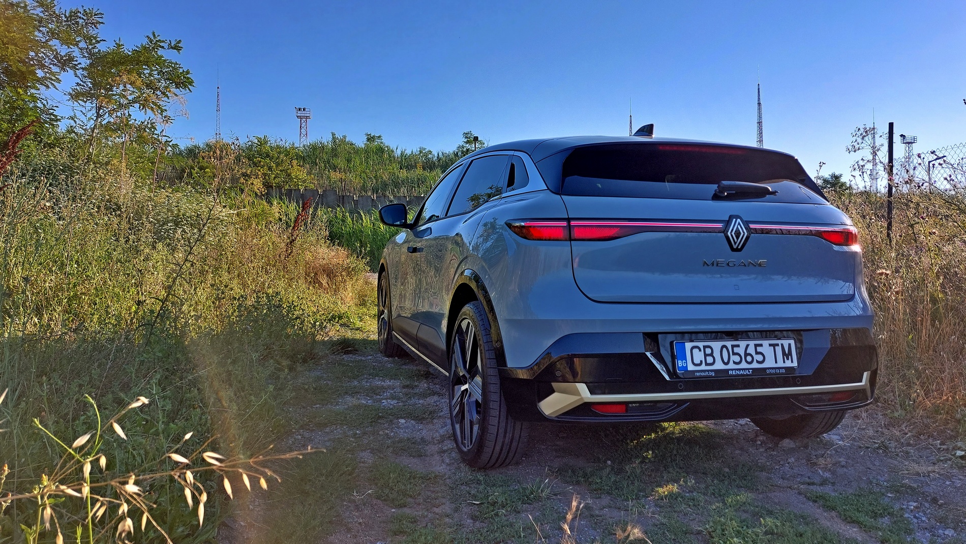 Как се държи електрическият Renault Megane на дълъг път