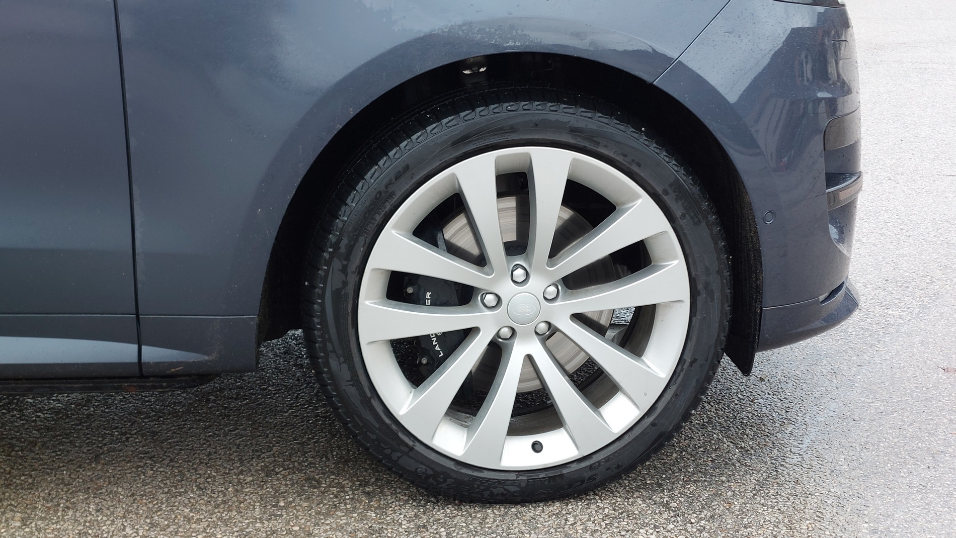 Караме новото поколение Range Rover Sport