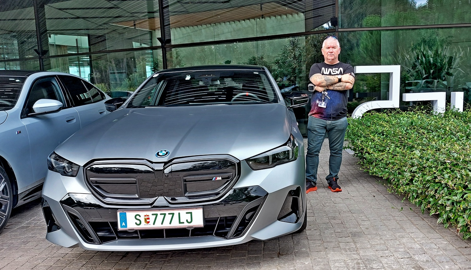 Караме новото поколение BMW Серия 5