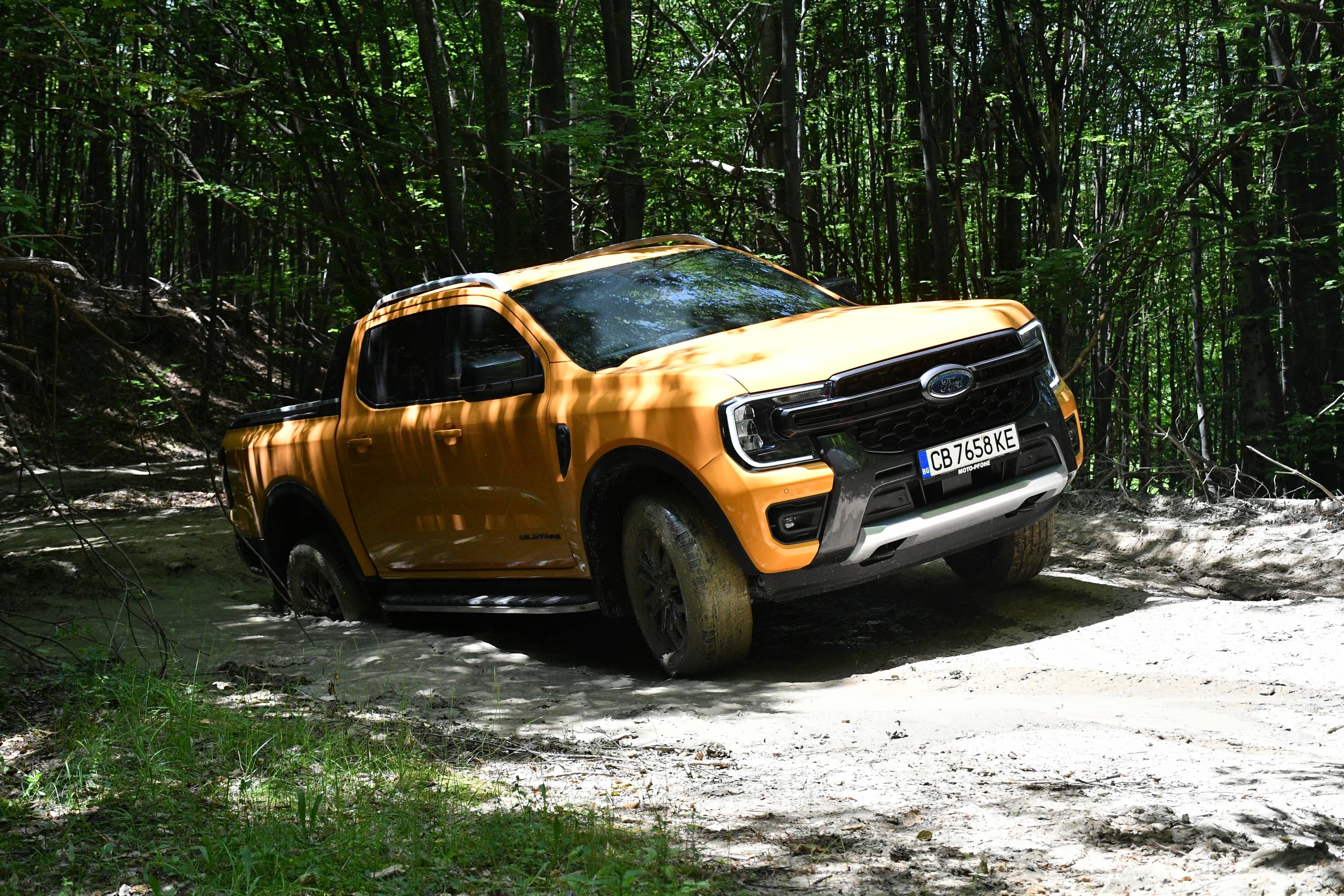 Караме офроудърите Ford Ranger и Bronco