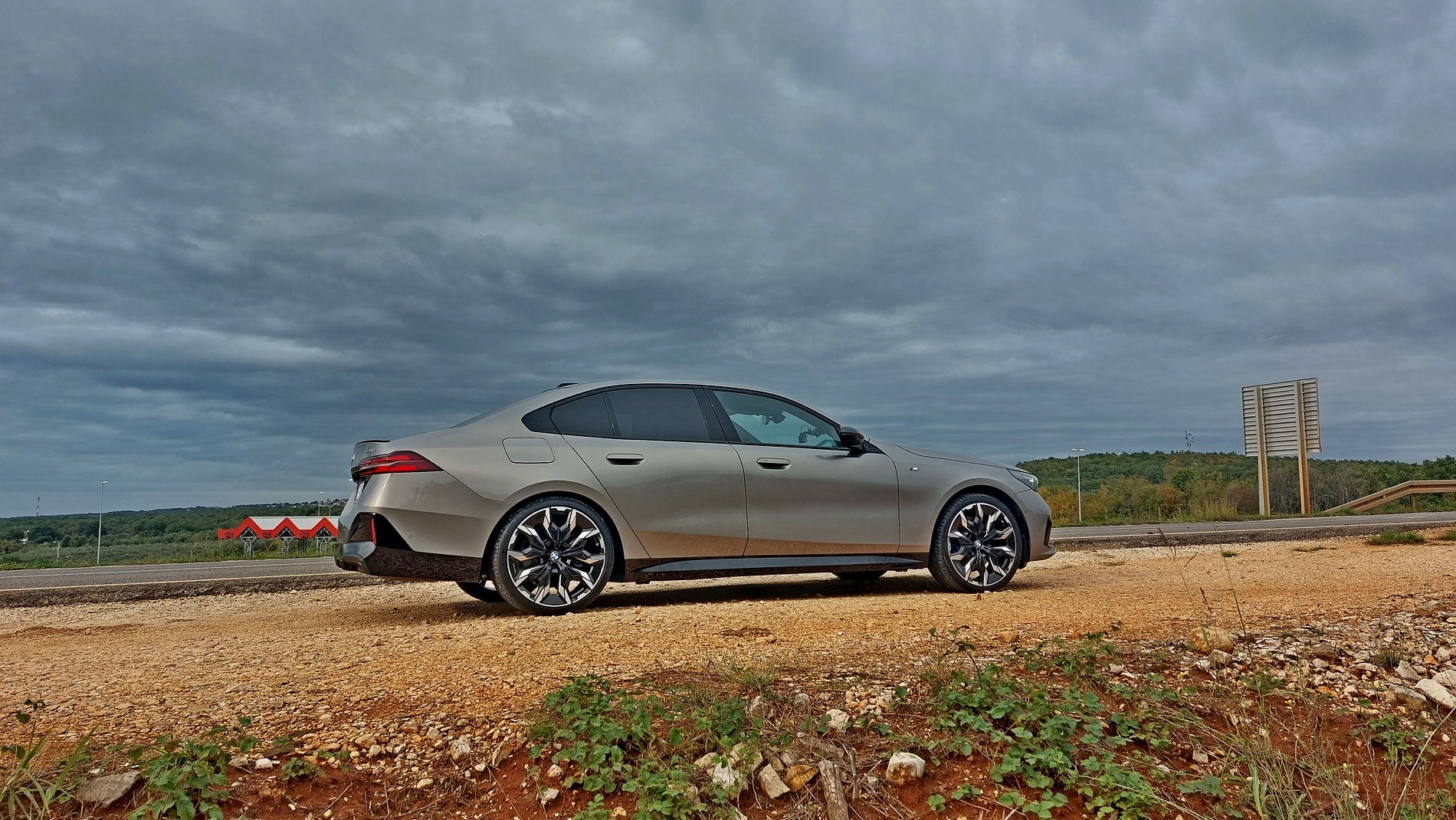 Караме новото поколение BMW Серия 5