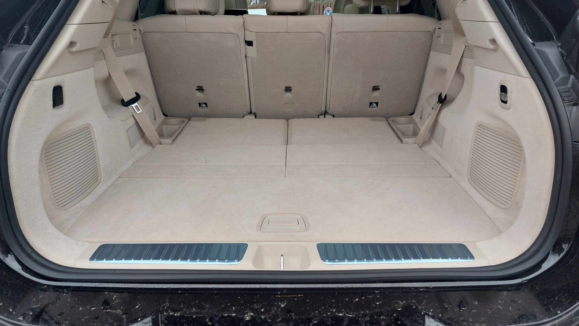 Караме електрическия Mercedes EQS SUV
