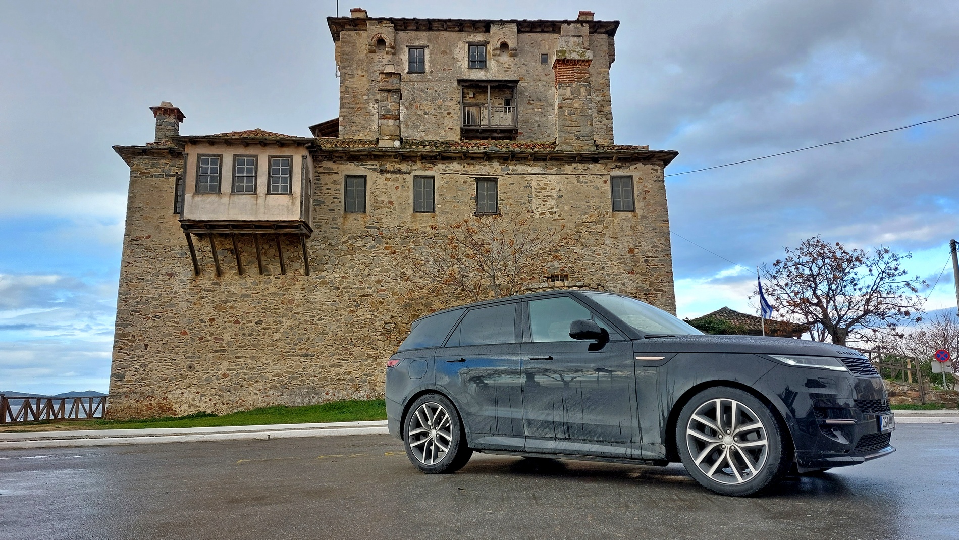 Караме новото поколение Range Rover Sport