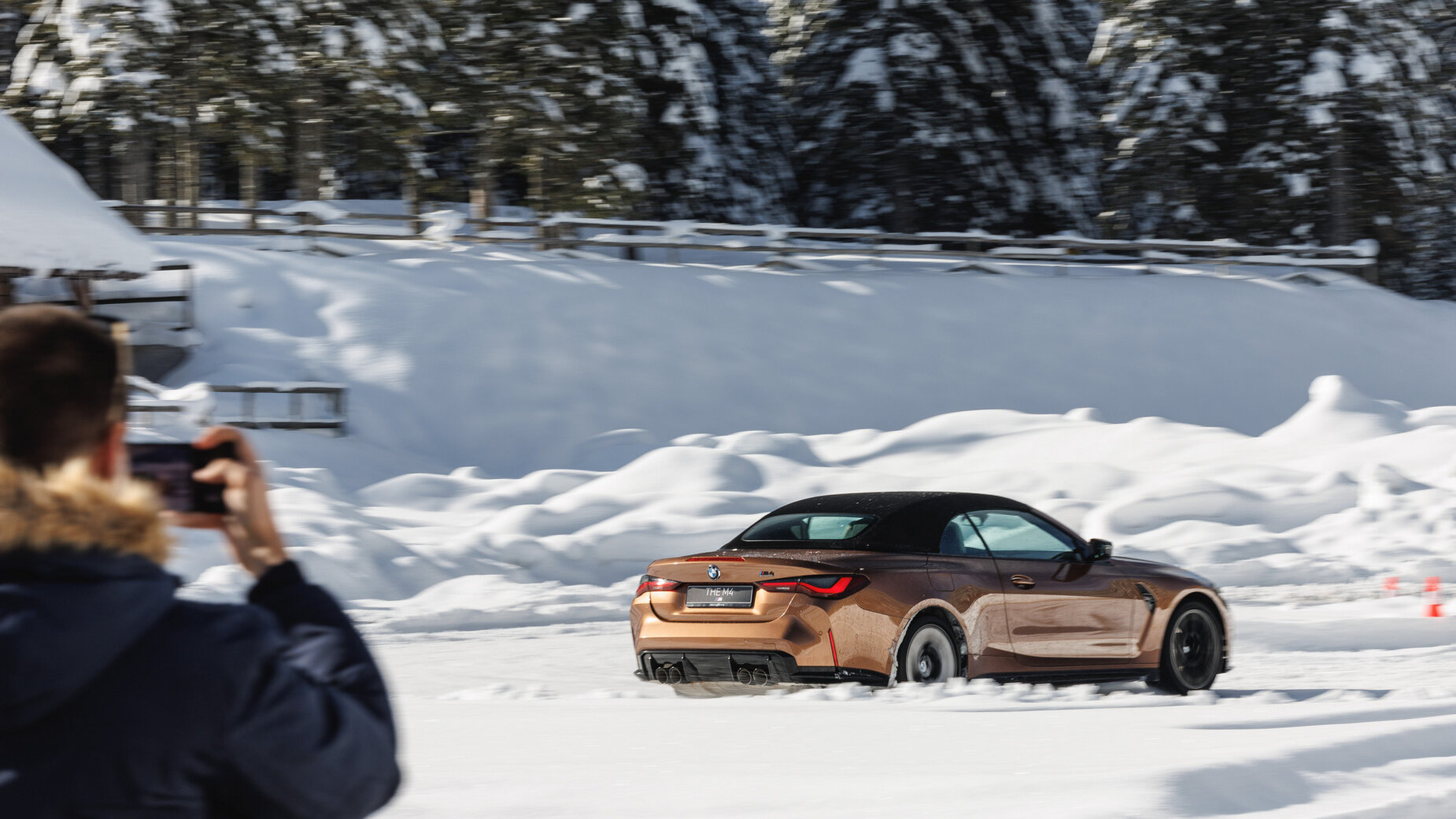 Караме BMW M4 Competition на сняг