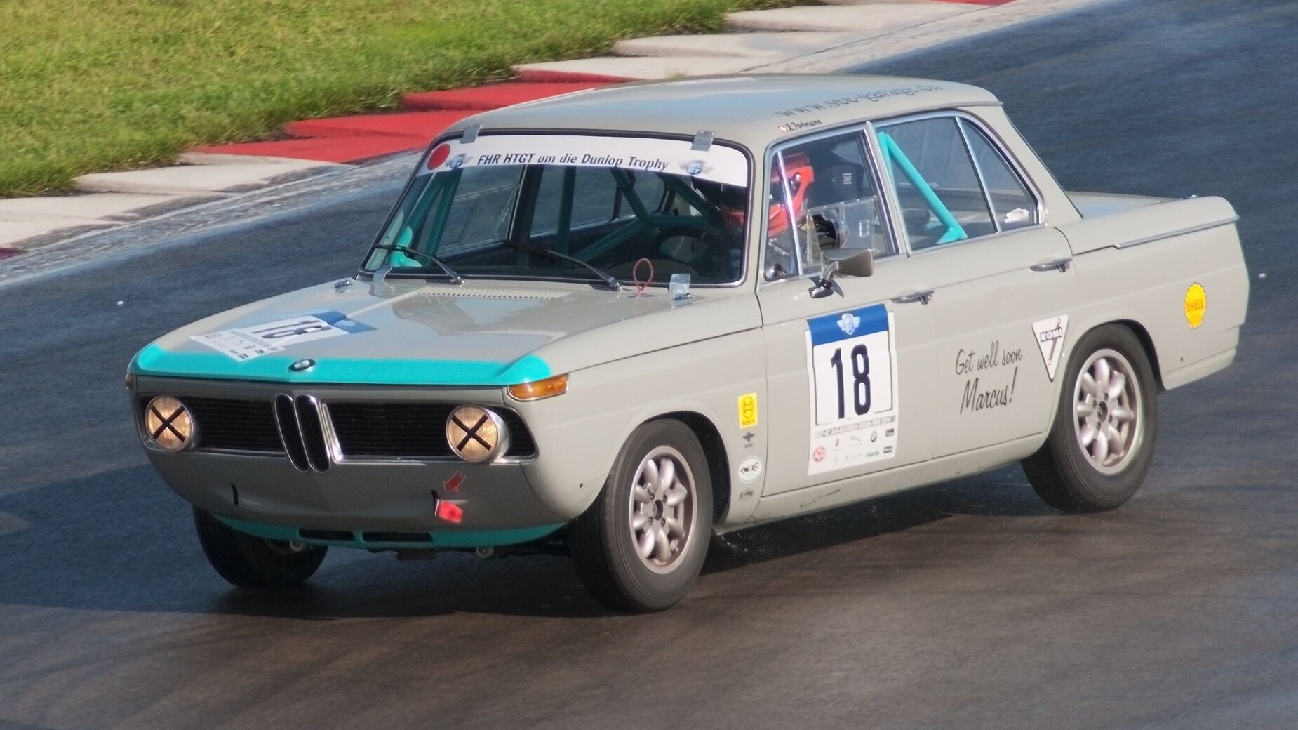 BMW 323ti е една от най-достъпните класики