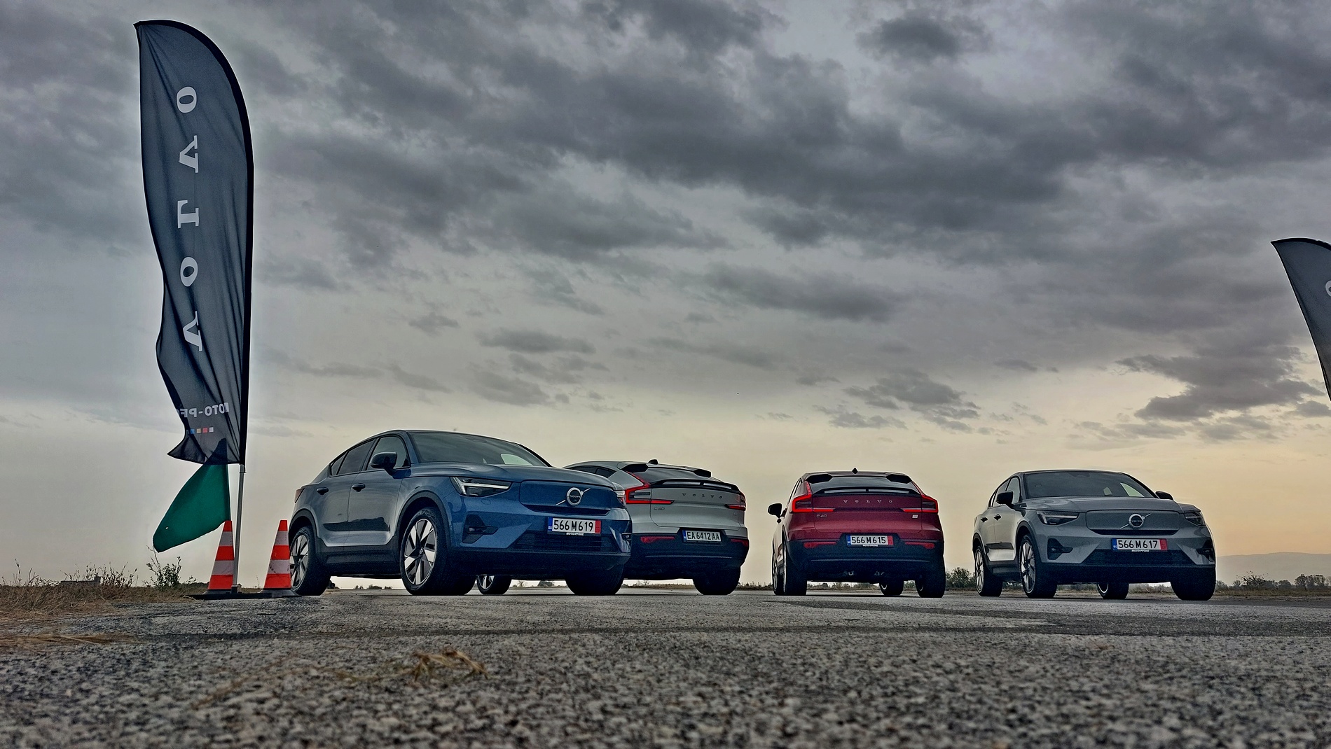 Караме фейслифта на Volvo C40 Rechage на драг