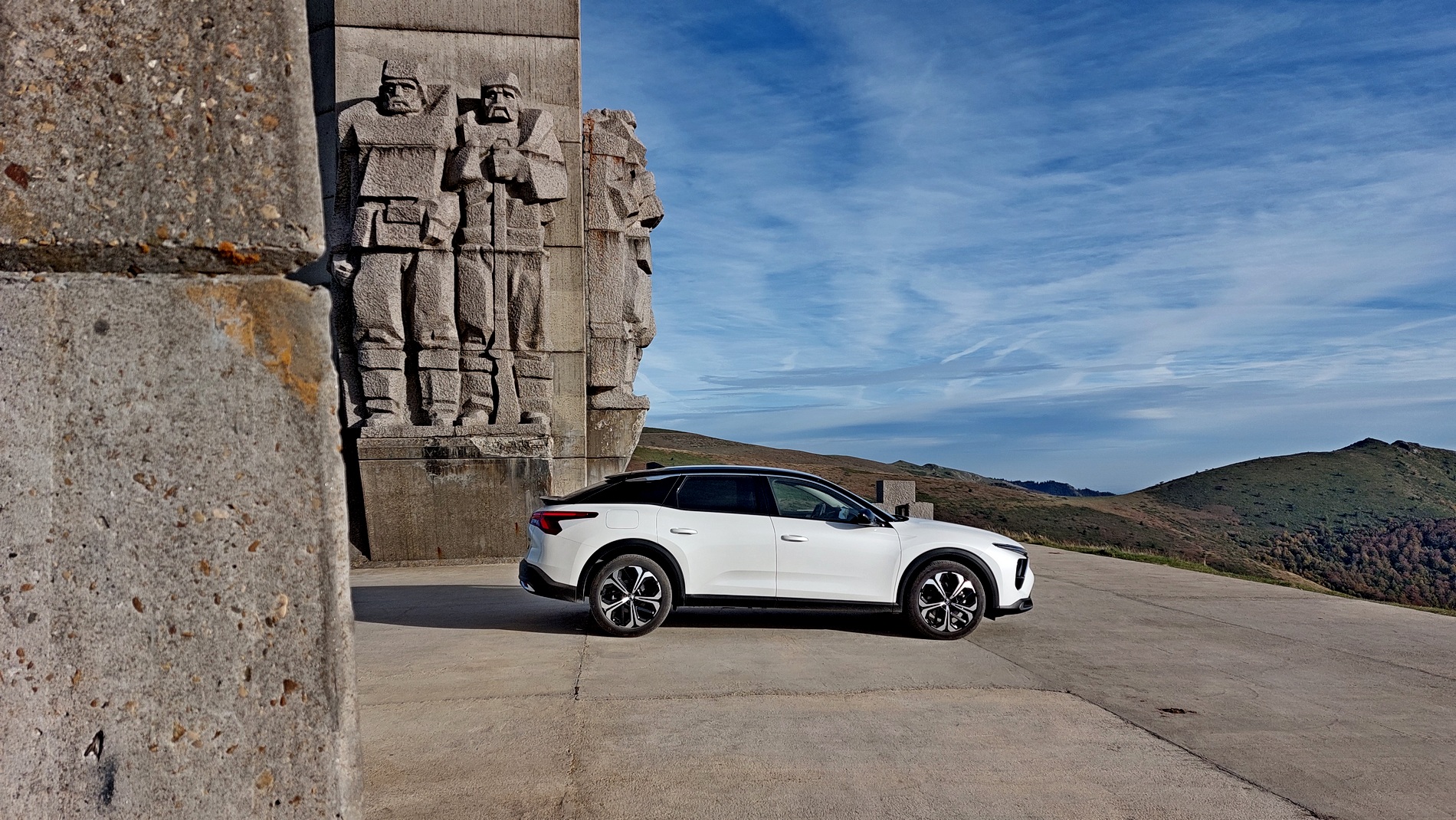 Караме Citroën C5 във вариант хибрид и SUV