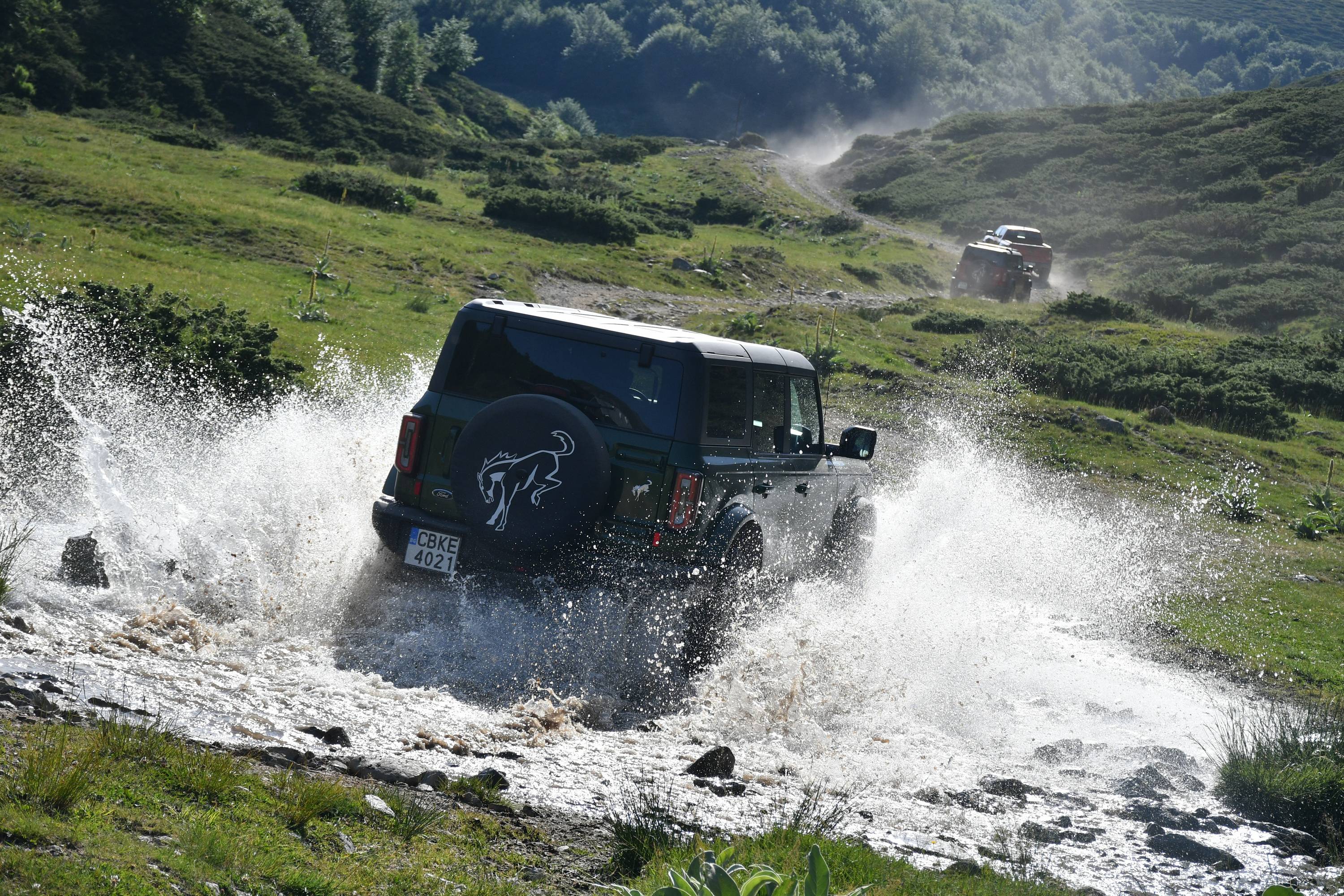 Караме офроудърите Ford Ranger и Bronco