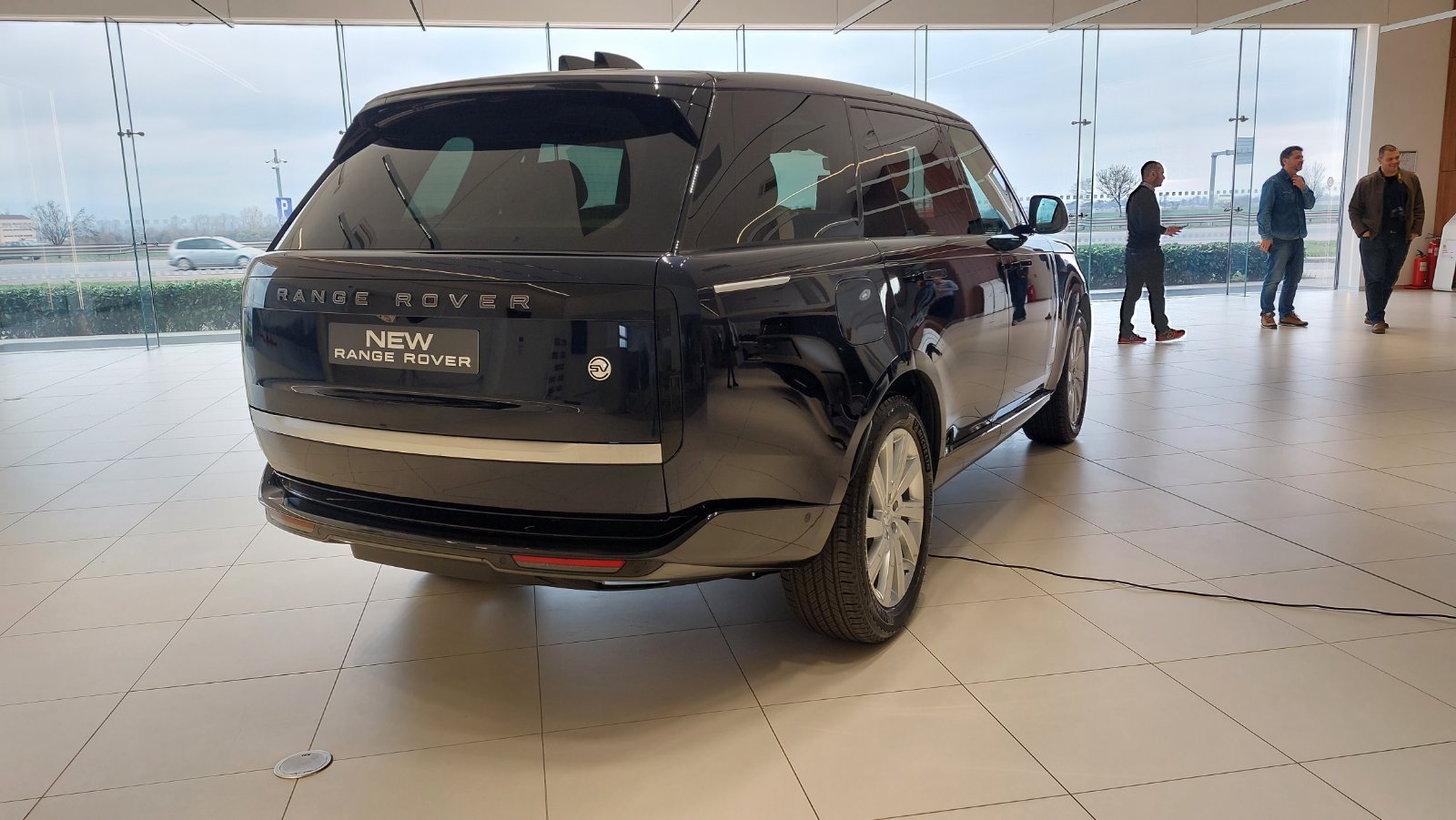 Range Rover SV с премиера в България