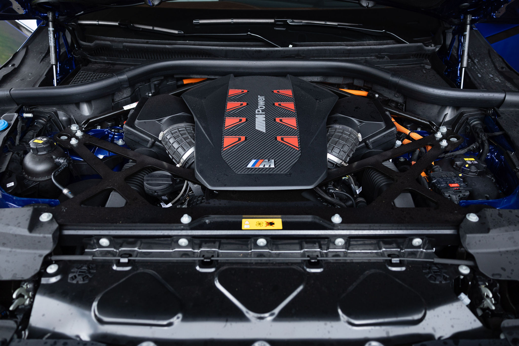 Разбулихме BMW ХМ и М2