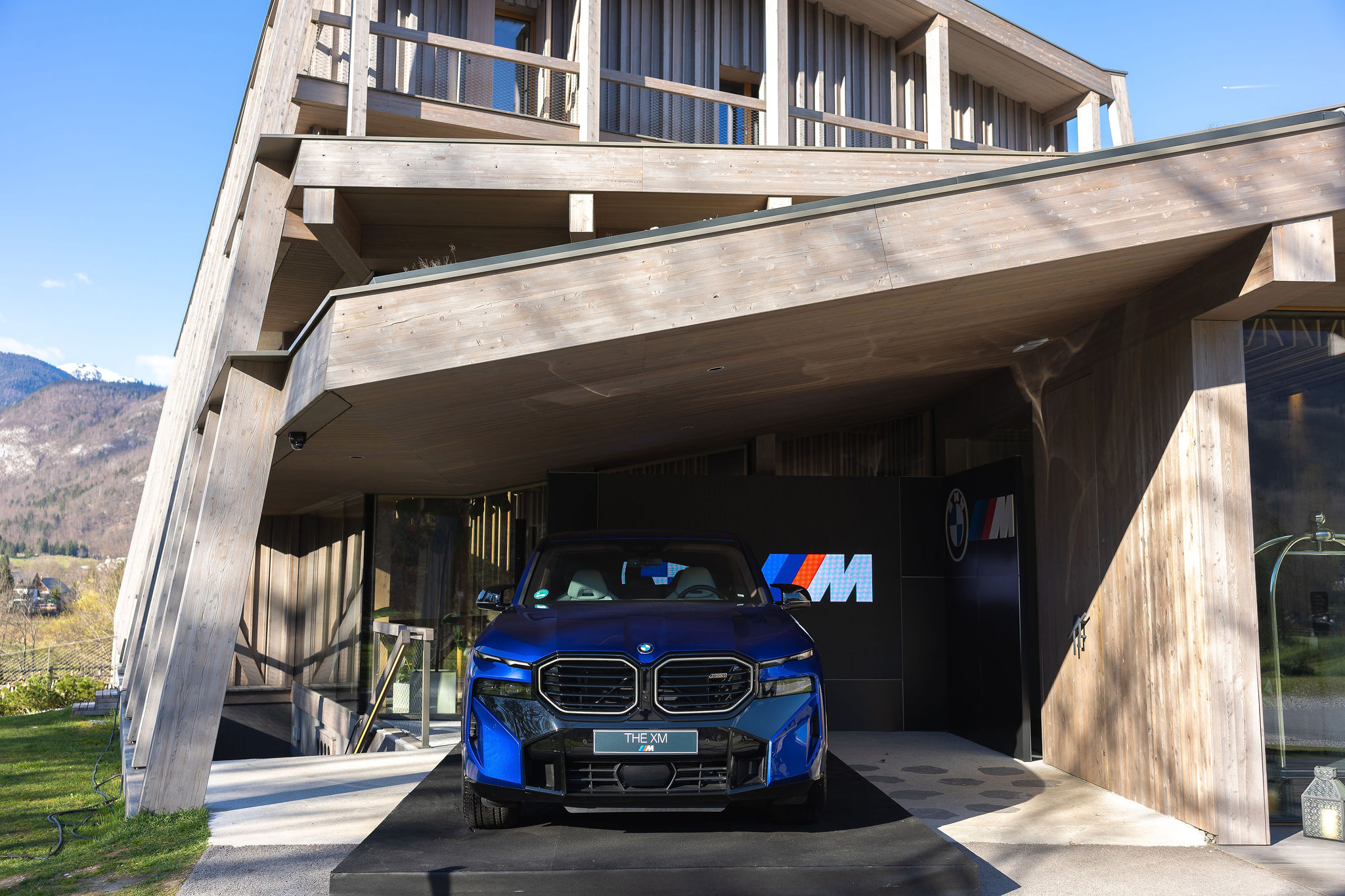 Разбулихме BMW ХМ и М2