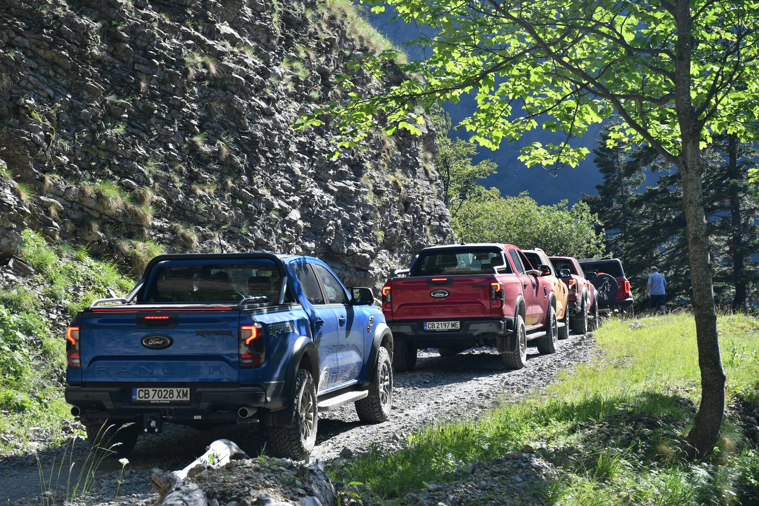 Караме офроудърите Ford Ranger и Bronco