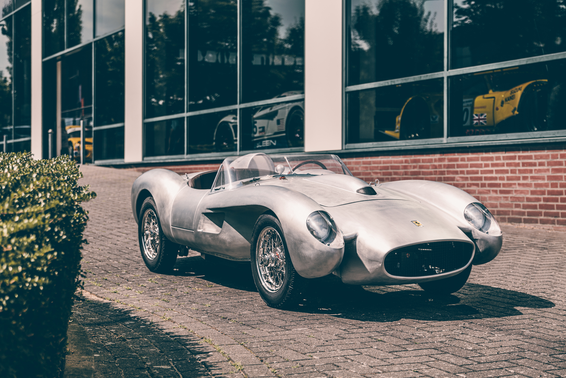 Има нова Ferrari Testa Rossa, но е електрическа и в мащаб 75%