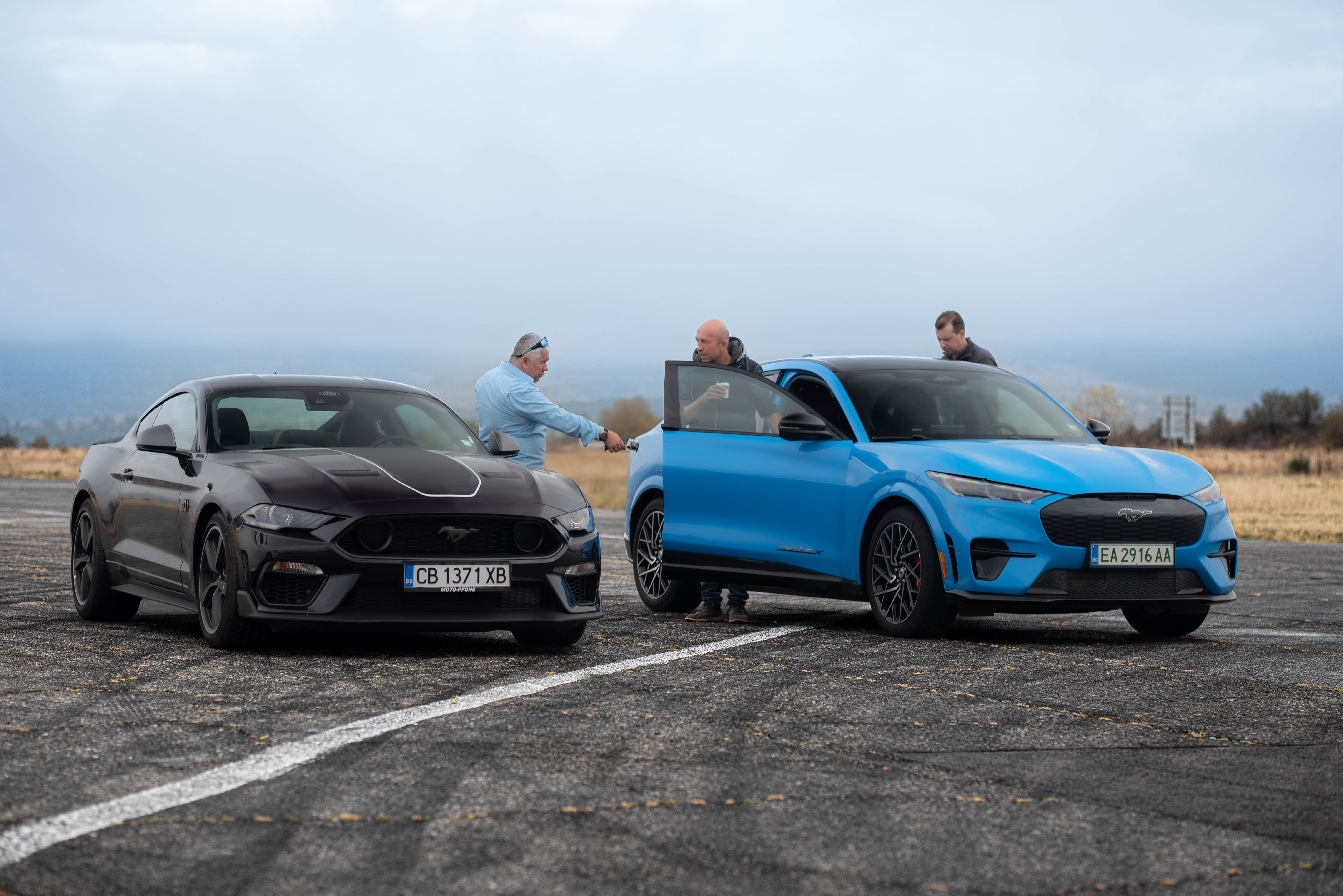 Ford Mustang Mach Е показа по-емоционално ускорение от Mustang Mach 1 с V8