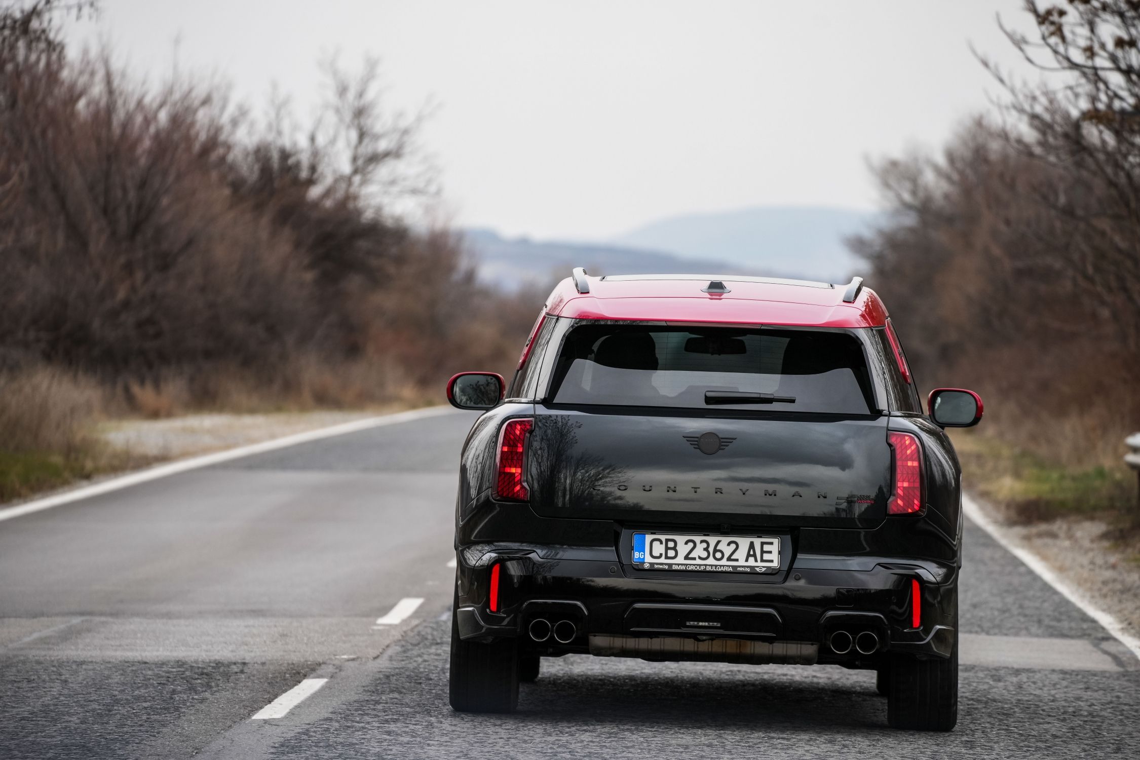 MINI Countryman JCW е бутон за забавления