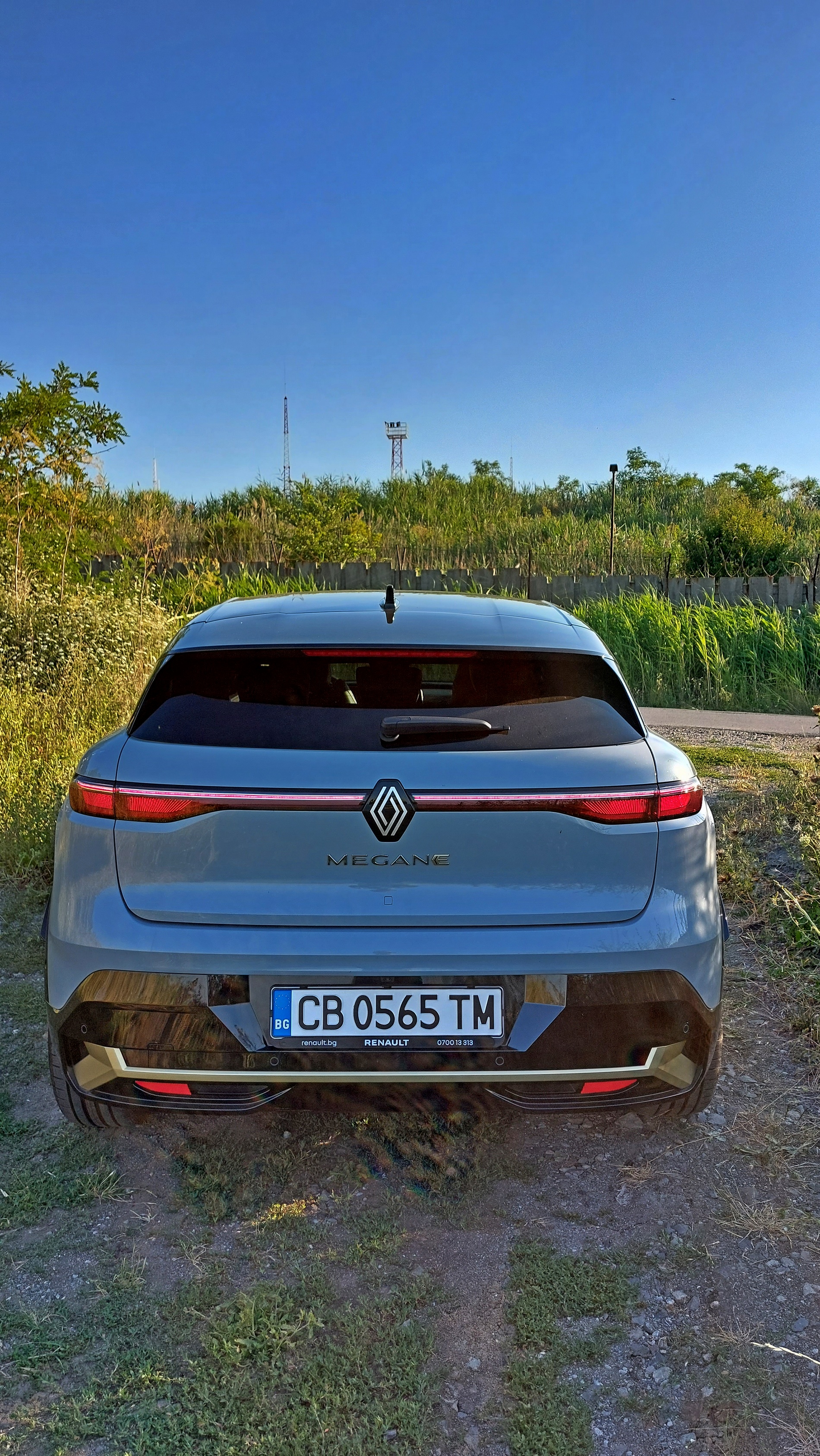 Как се държи електрическият Renault Megane на дълъг път