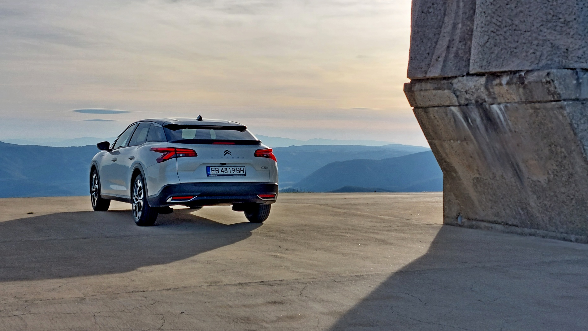 Караме Citroën C5 във вариант хибрид и SUV