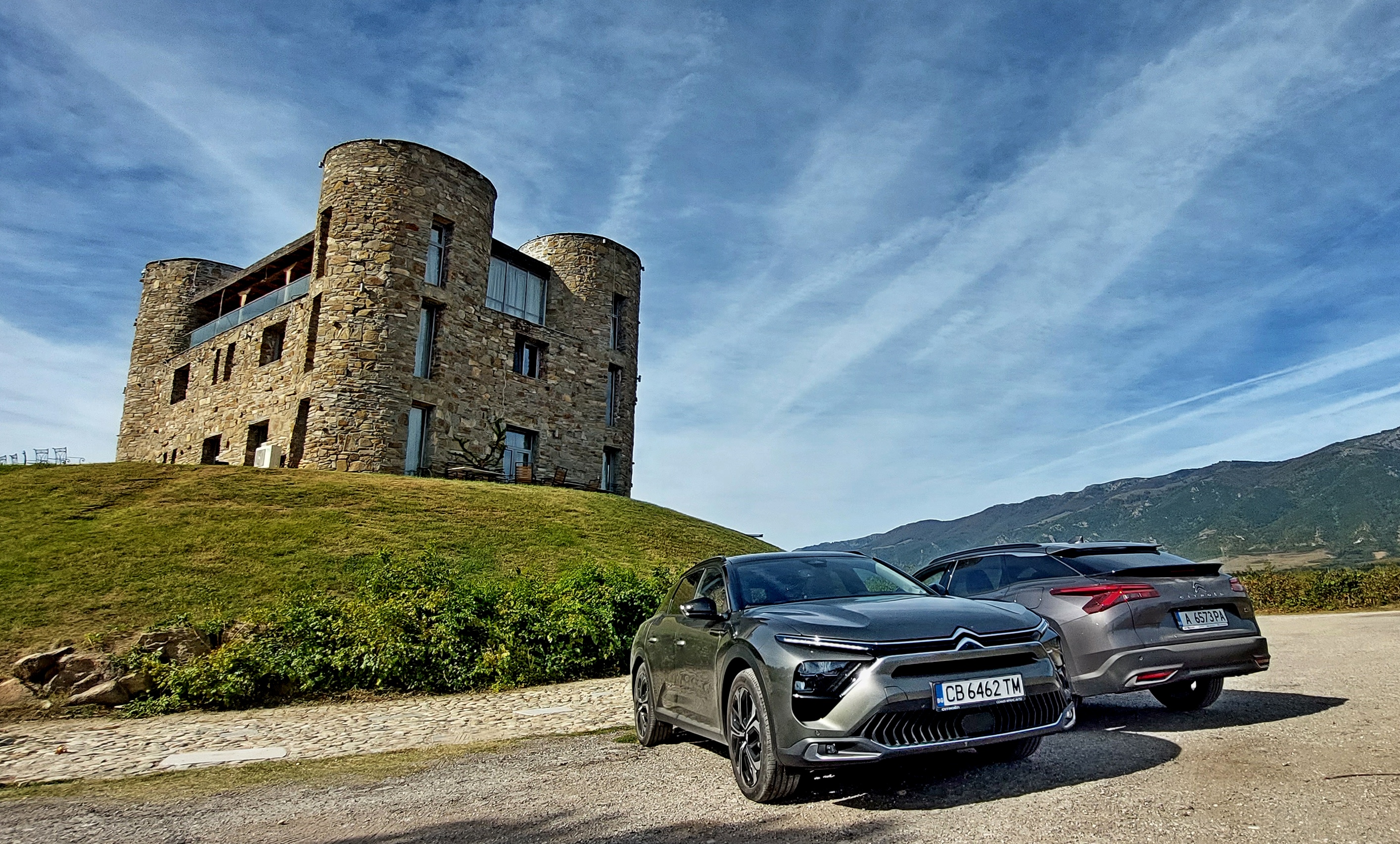 Караме Citroën C5 във вариант хибрид и SUV