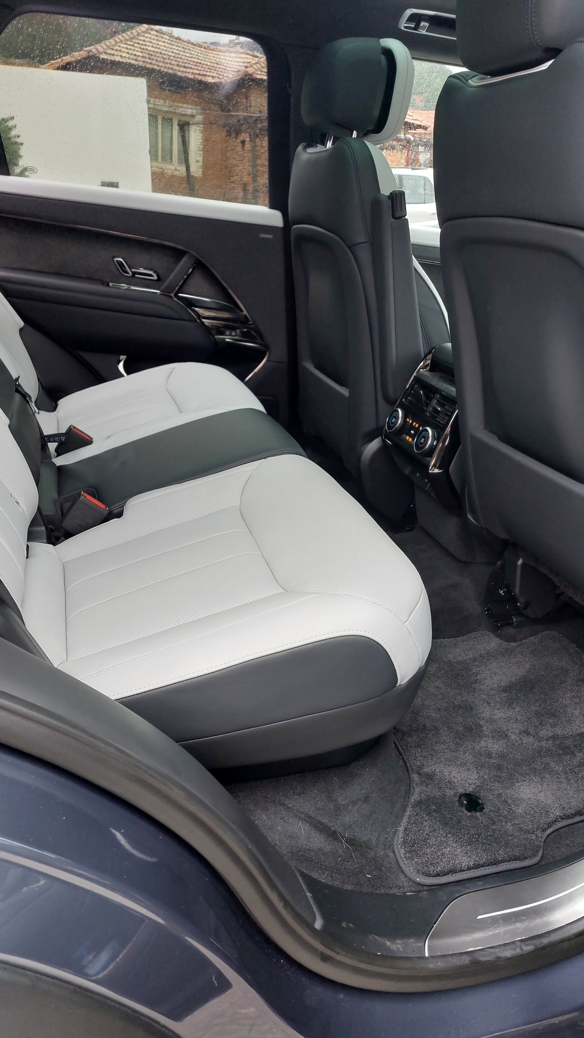 Караме новото поколение Range Rover Sport