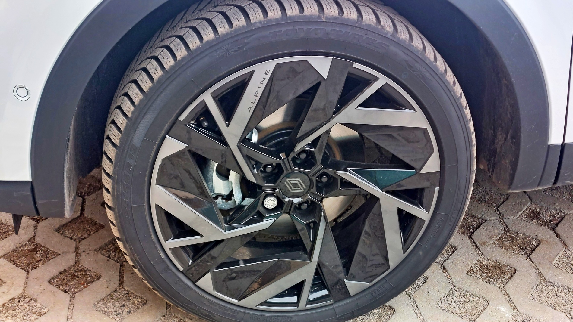 Караме Renault Arkana Esprit Alpine
