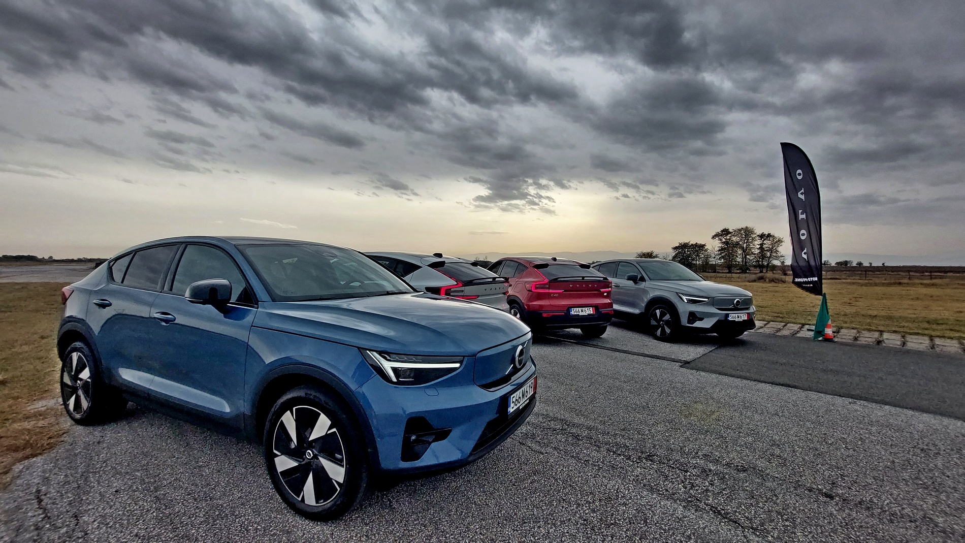 Караме фейслифта на Volvo C40 Rechage на драг